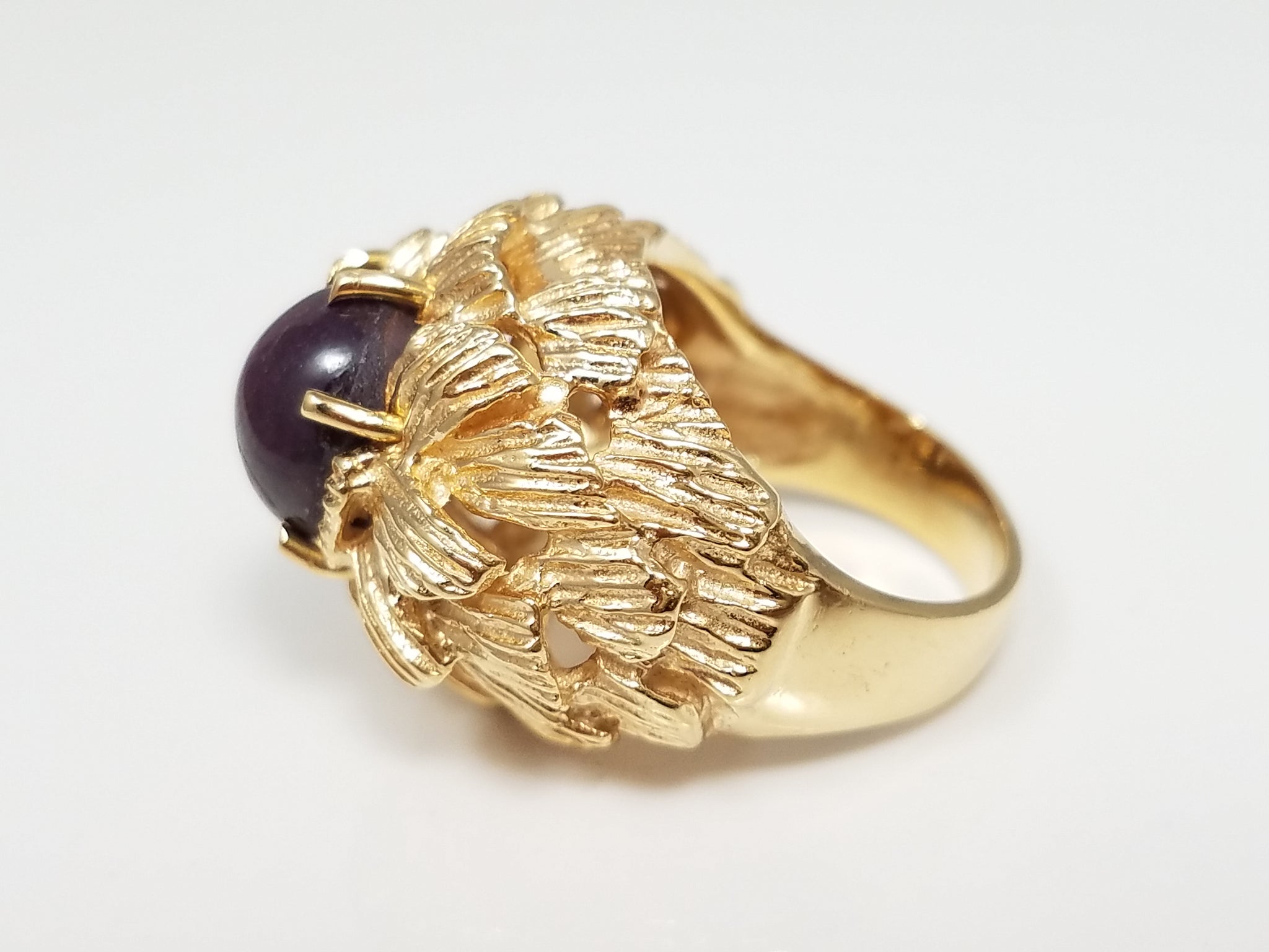 Grand Vintage 14k Yellow Gold Natural Star Ruby Ring