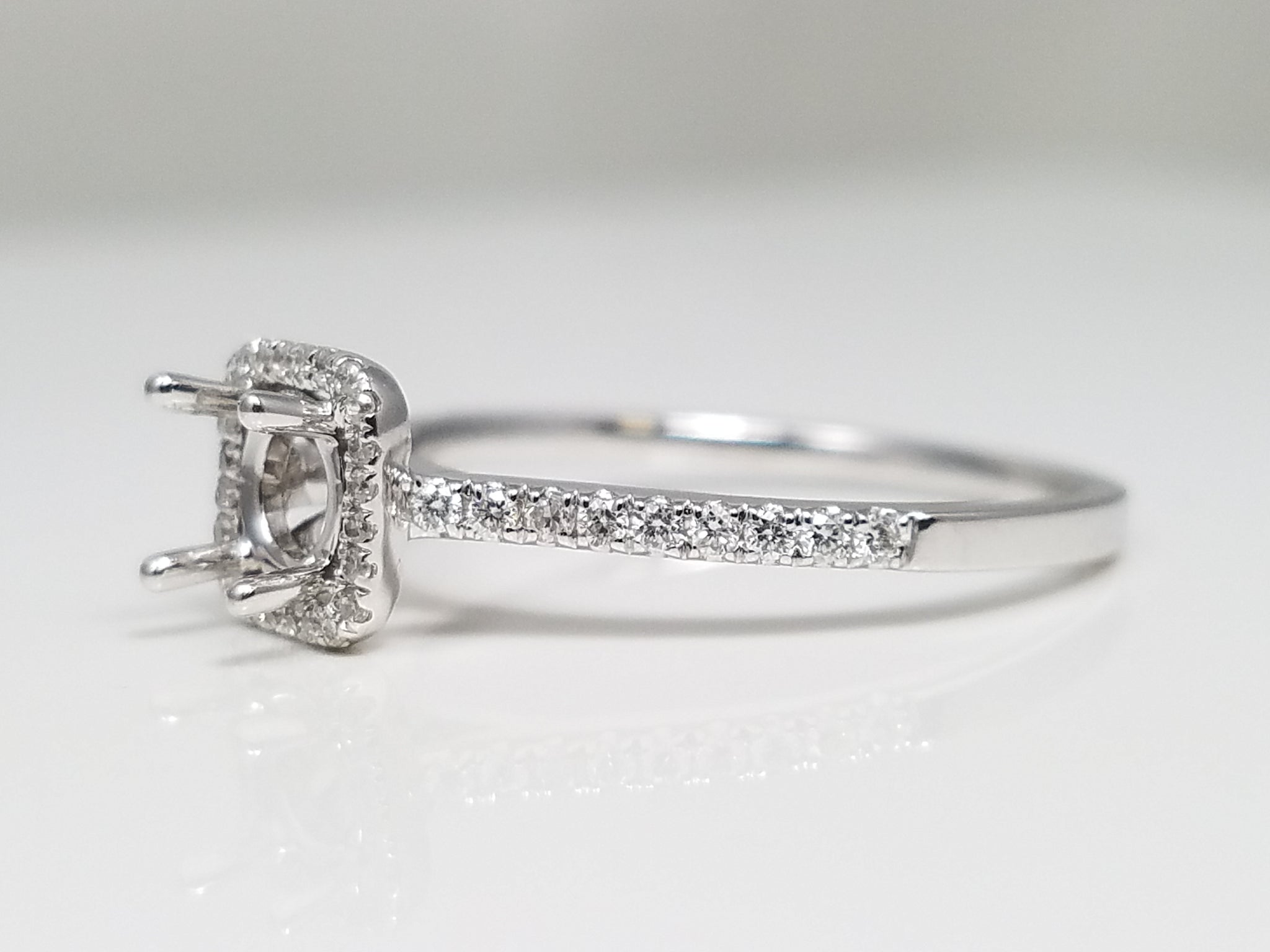 New! Shimmering 14k White Gold Natural Diamond Engagement Ring