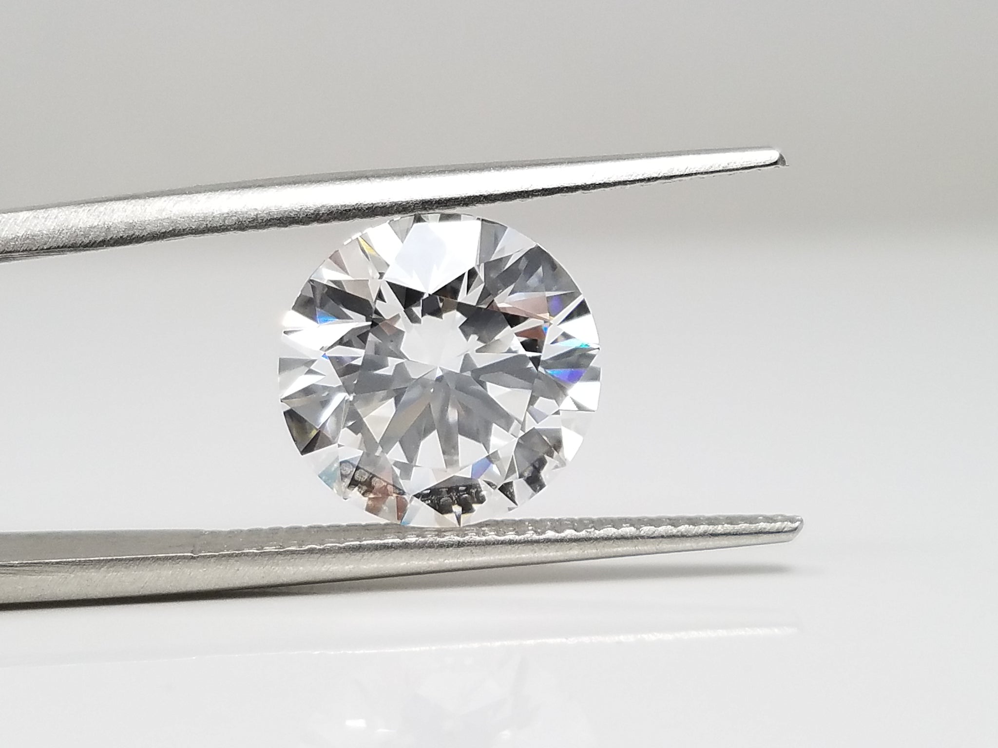 NEW IGI Certified 4.10ct Round Brilliant Lab Grown Diamond VVS2/E