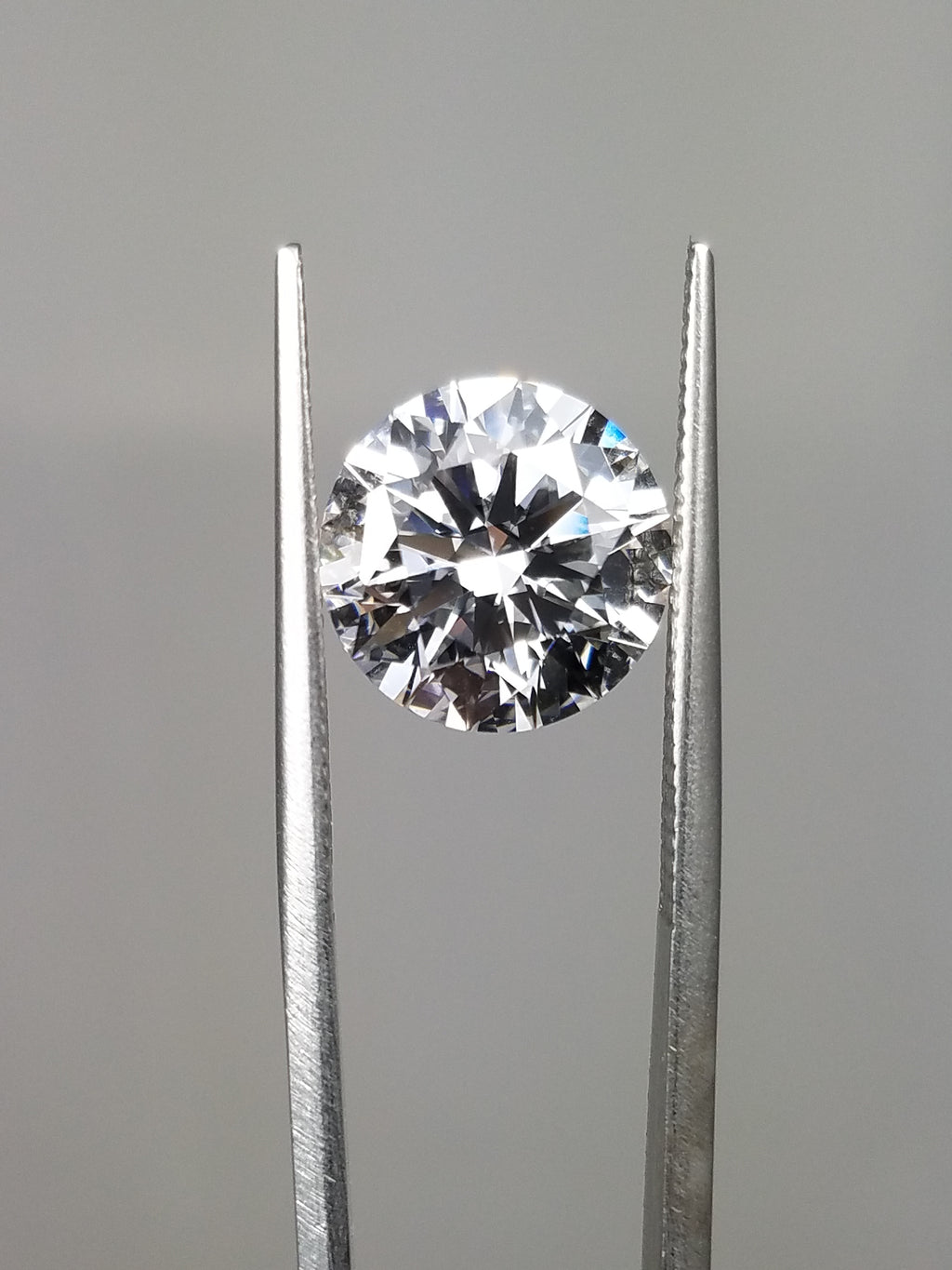 NEW IGI Certified 4.10ct Round Brilliant Lab Grown Diamond VVS2/E