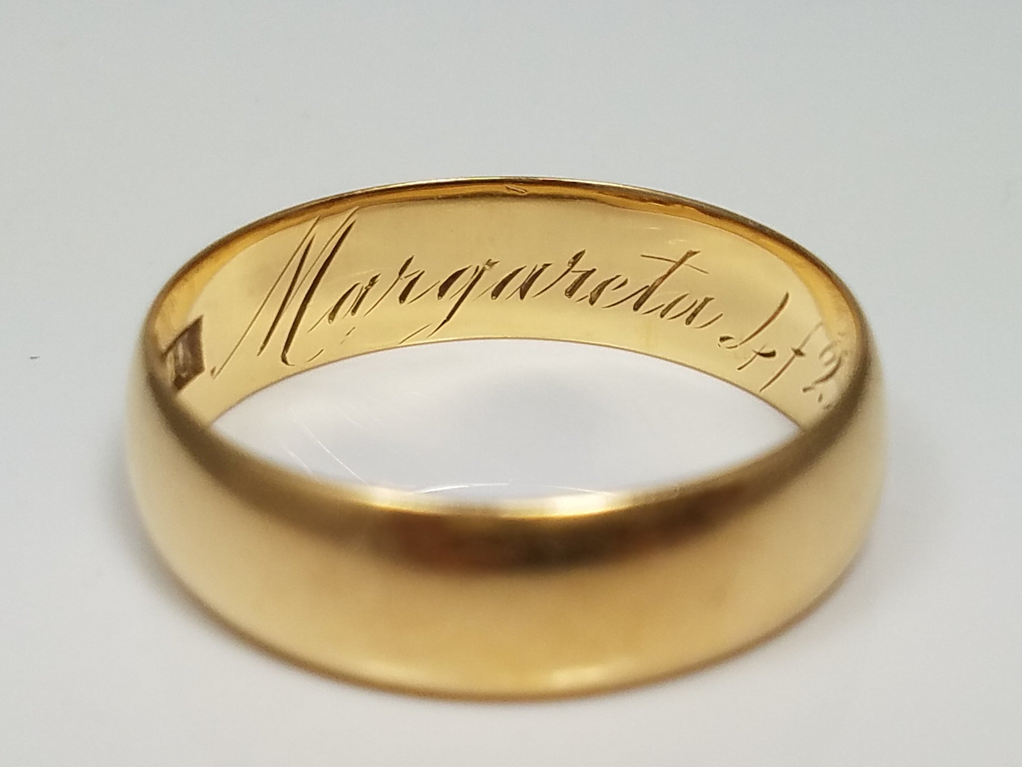 Classic 18k Yellow Gold Victorian Wedding Ring Band