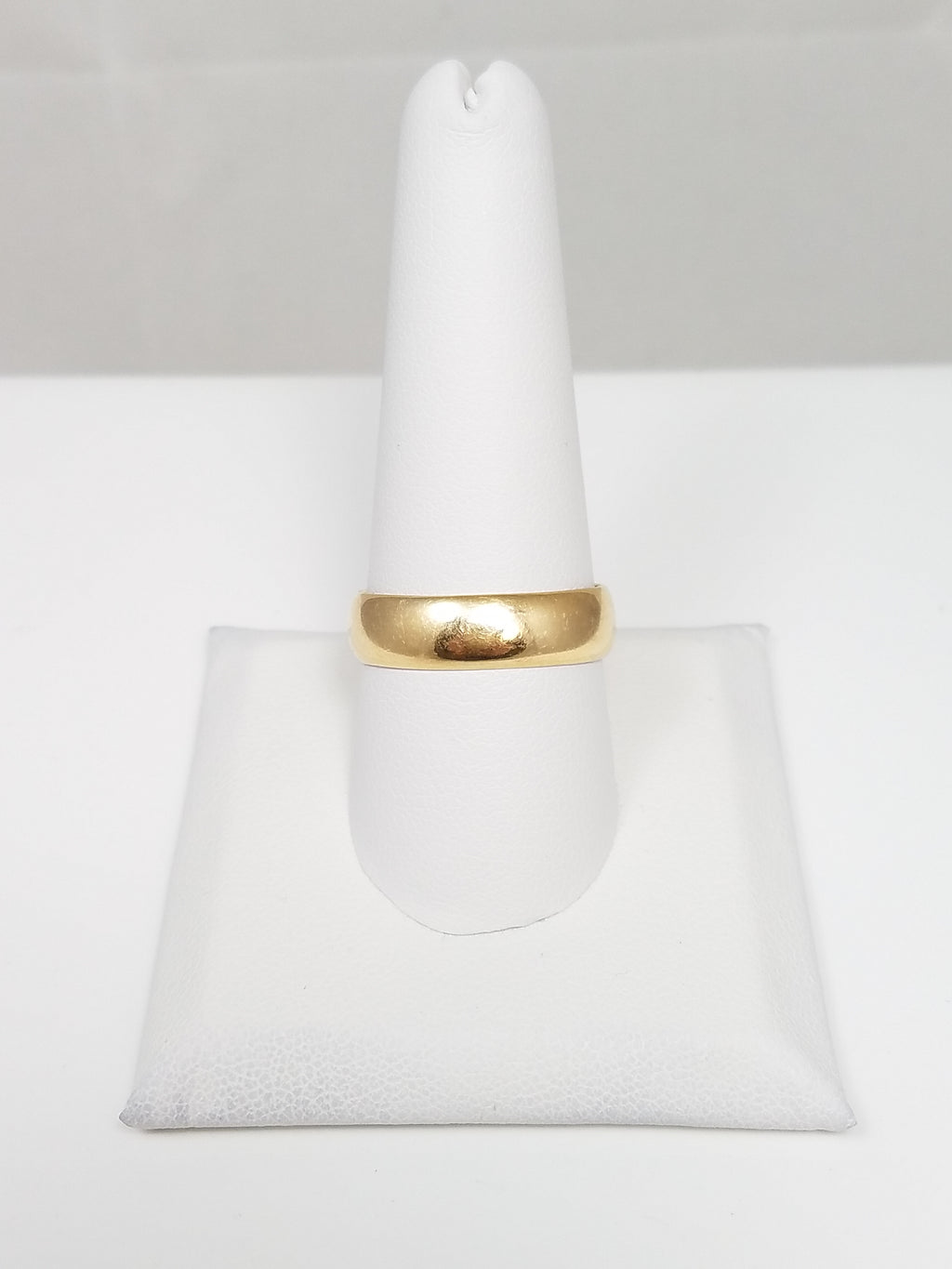 Classic 18k Yellow Gold Victorian Wedding Ring Band
