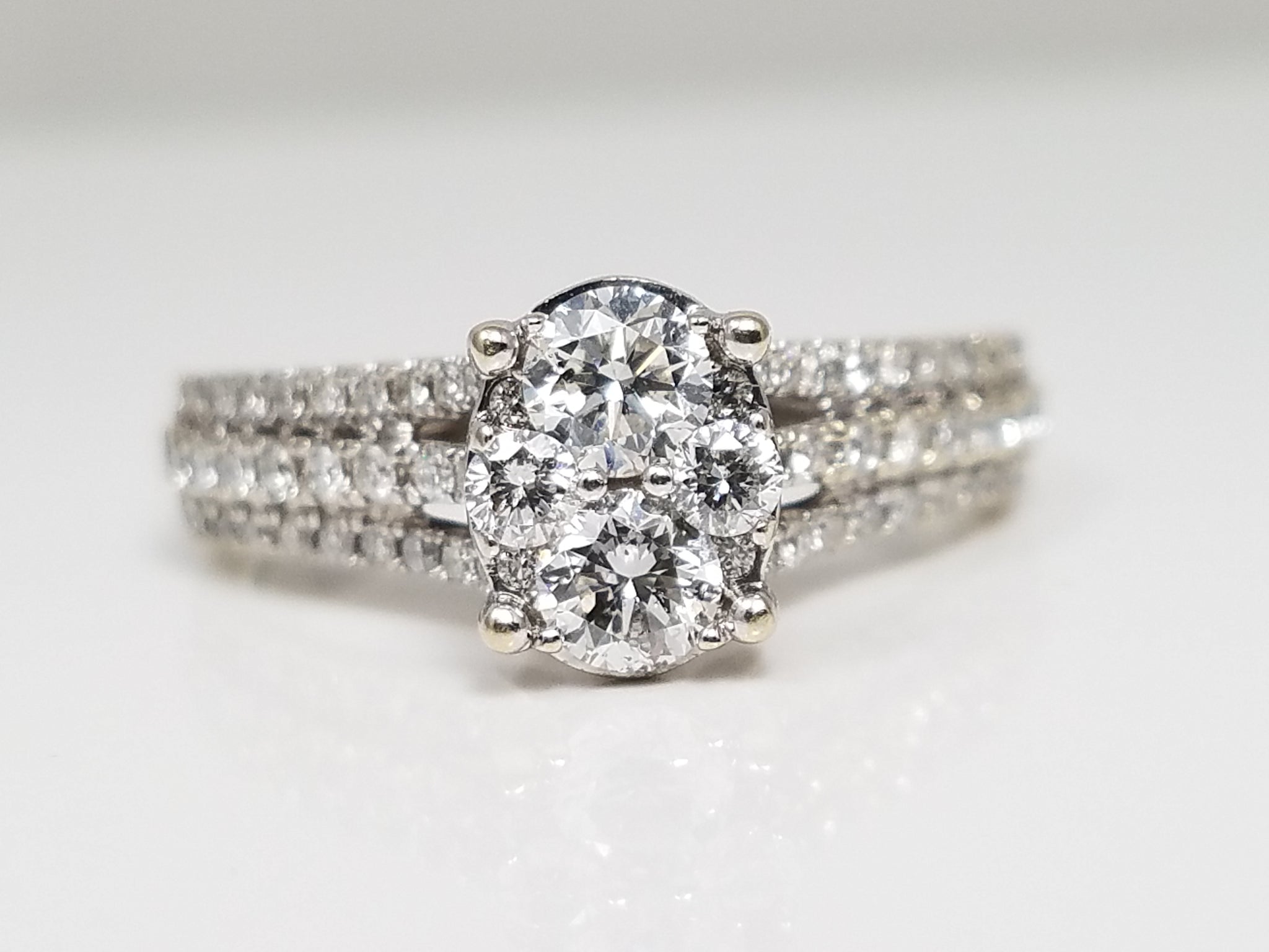 Flashy 14k White Gold Natural Diamond Engagement Ring