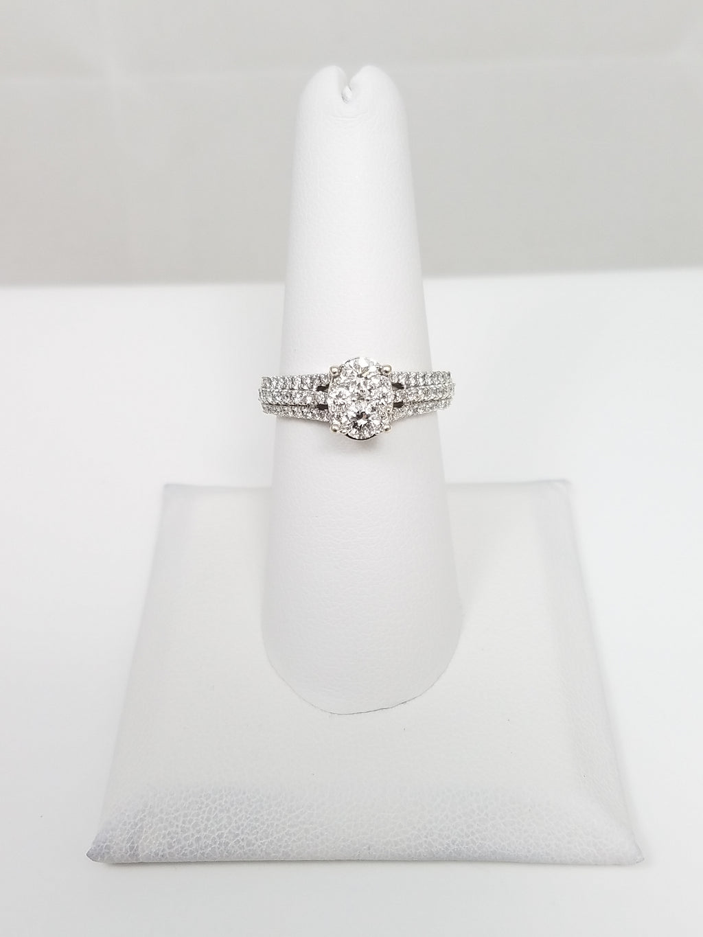 Flashy 14k White Gold Natural Diamond Engagement Ring