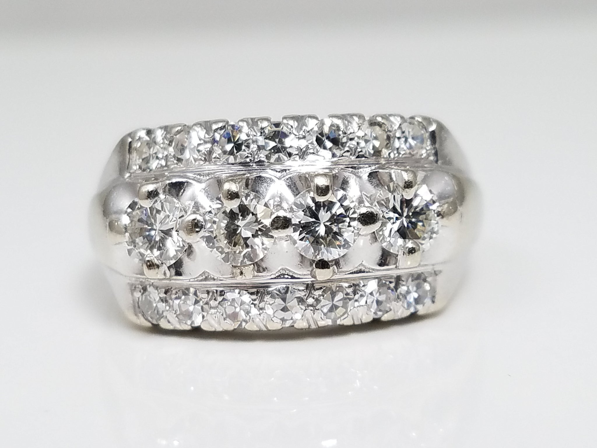 Precious Vintage 14k White Gold .70ctw Natural Diamond Wedding Ring Band
