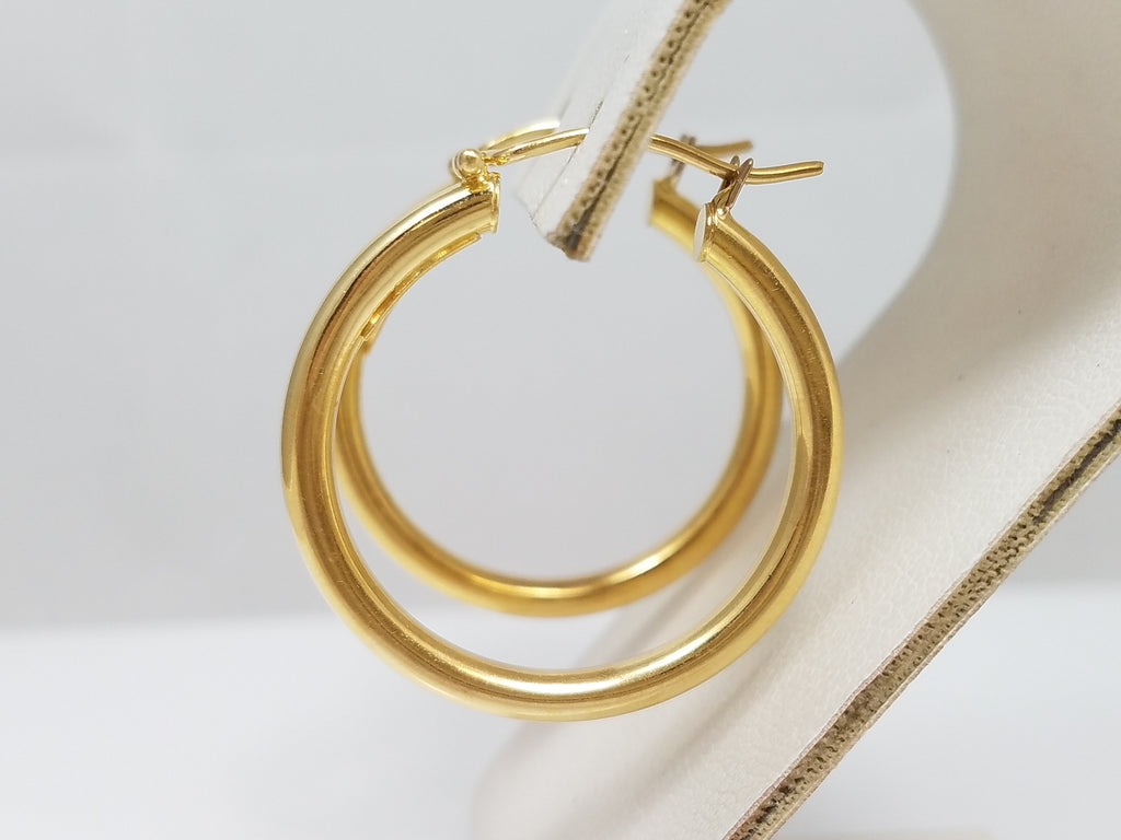 Classic 18k Yellow Gold Hollow Hoop Earrings