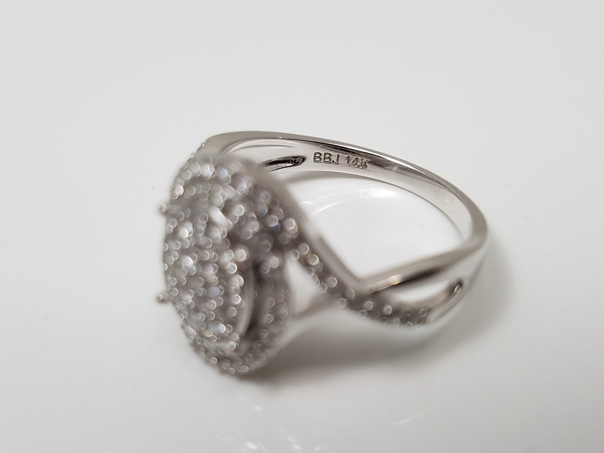 Flashy 14k White Gold Natural Diamond Cluster Ring