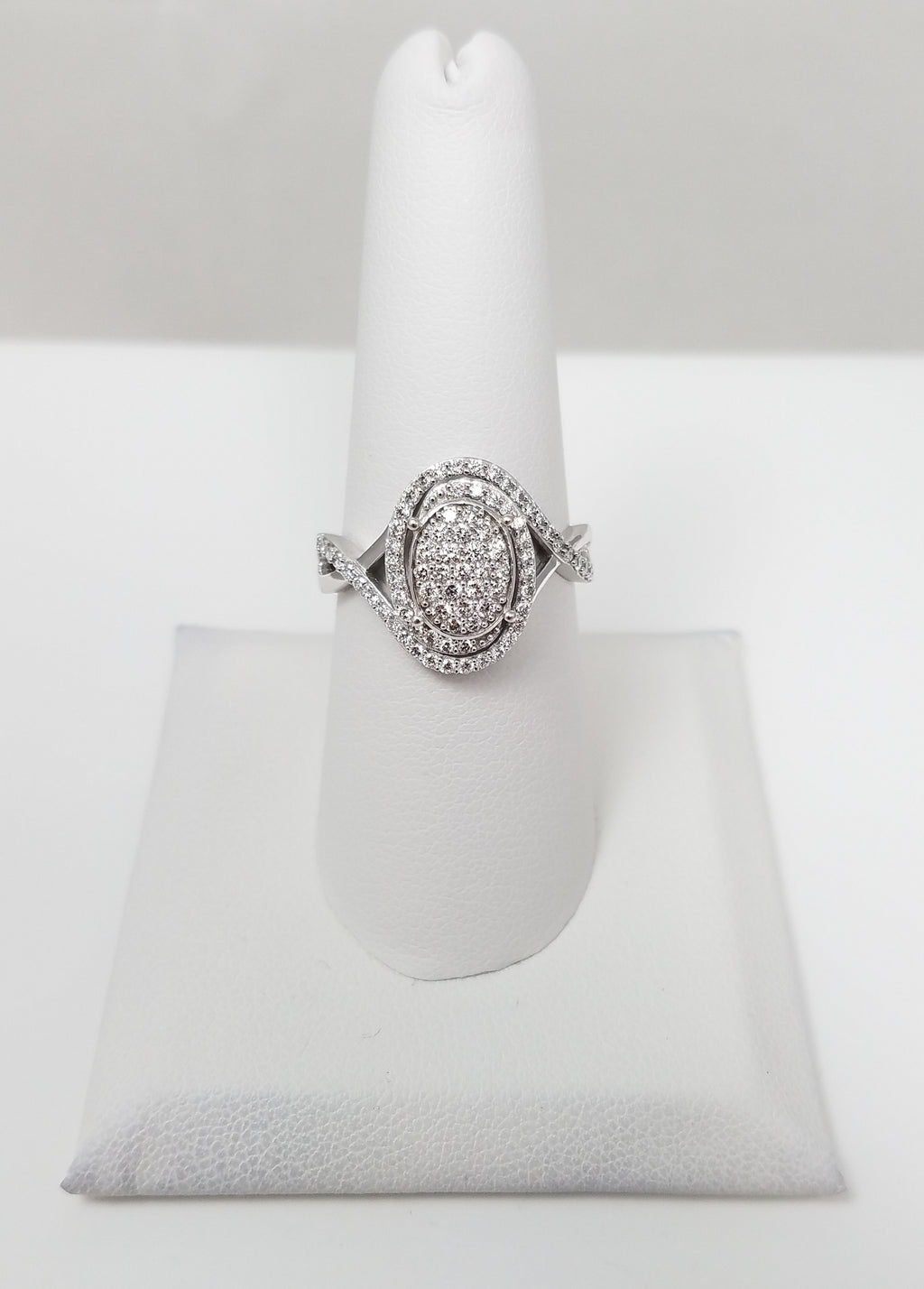 Flashy 14k White Gold Natural Diamond Cluster Ring