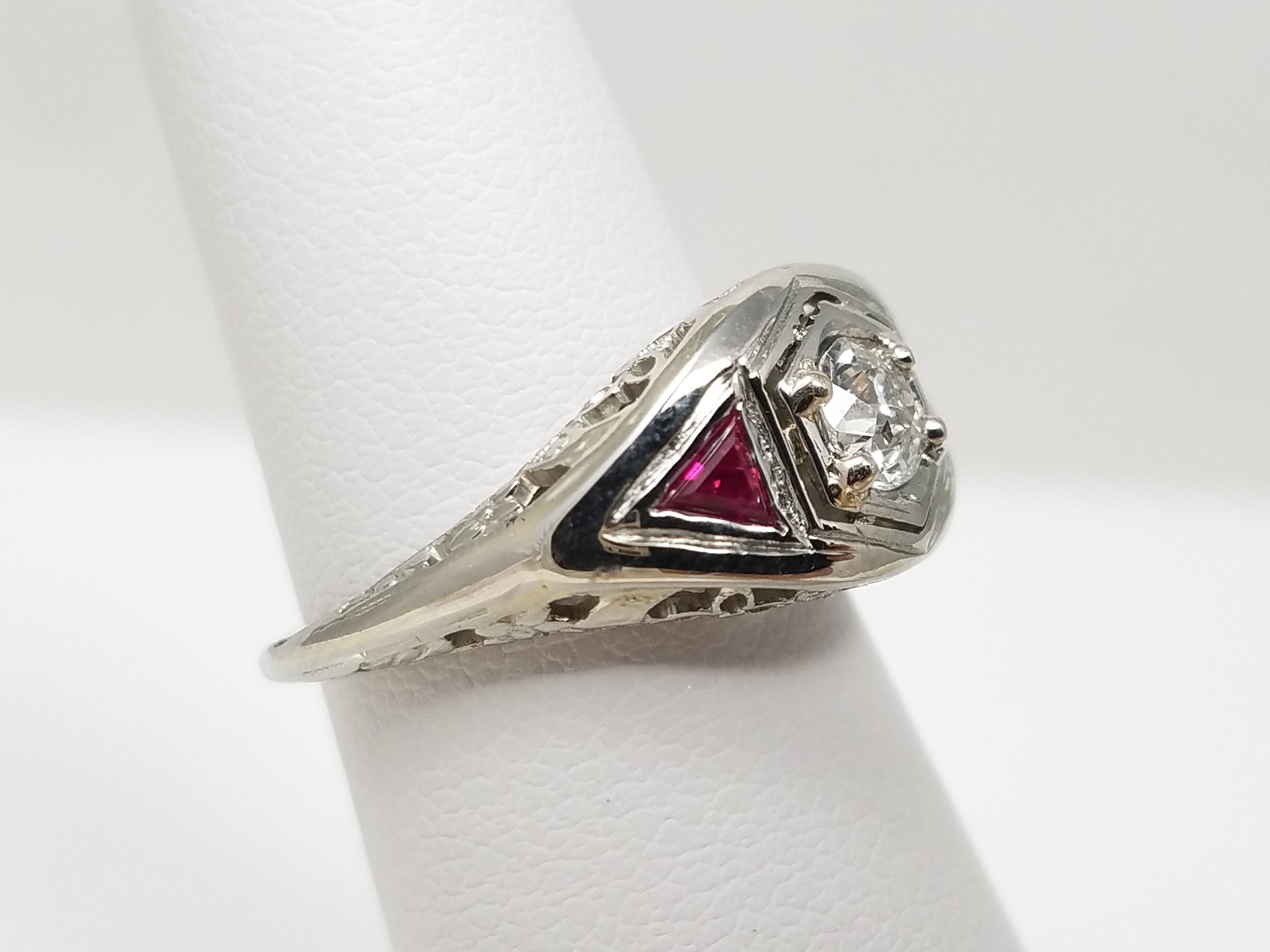 Elegant 1930's Art Deco 18k White Gold Natural Diamond Synthetic Ruby Engagement Ring To Restore