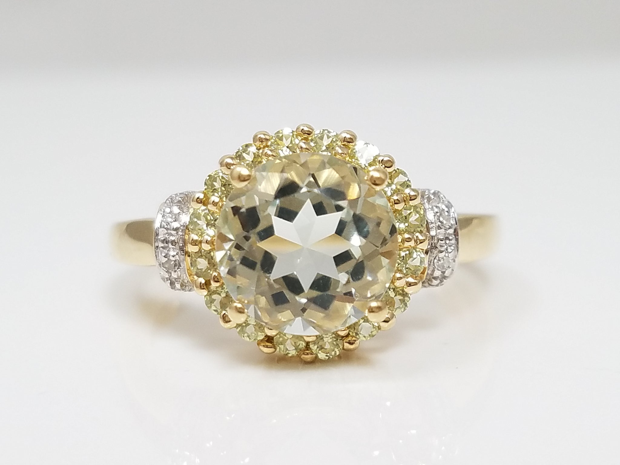 Showy 14k Yellow Gold Natural Green Beryl Peridot Diamond Ring