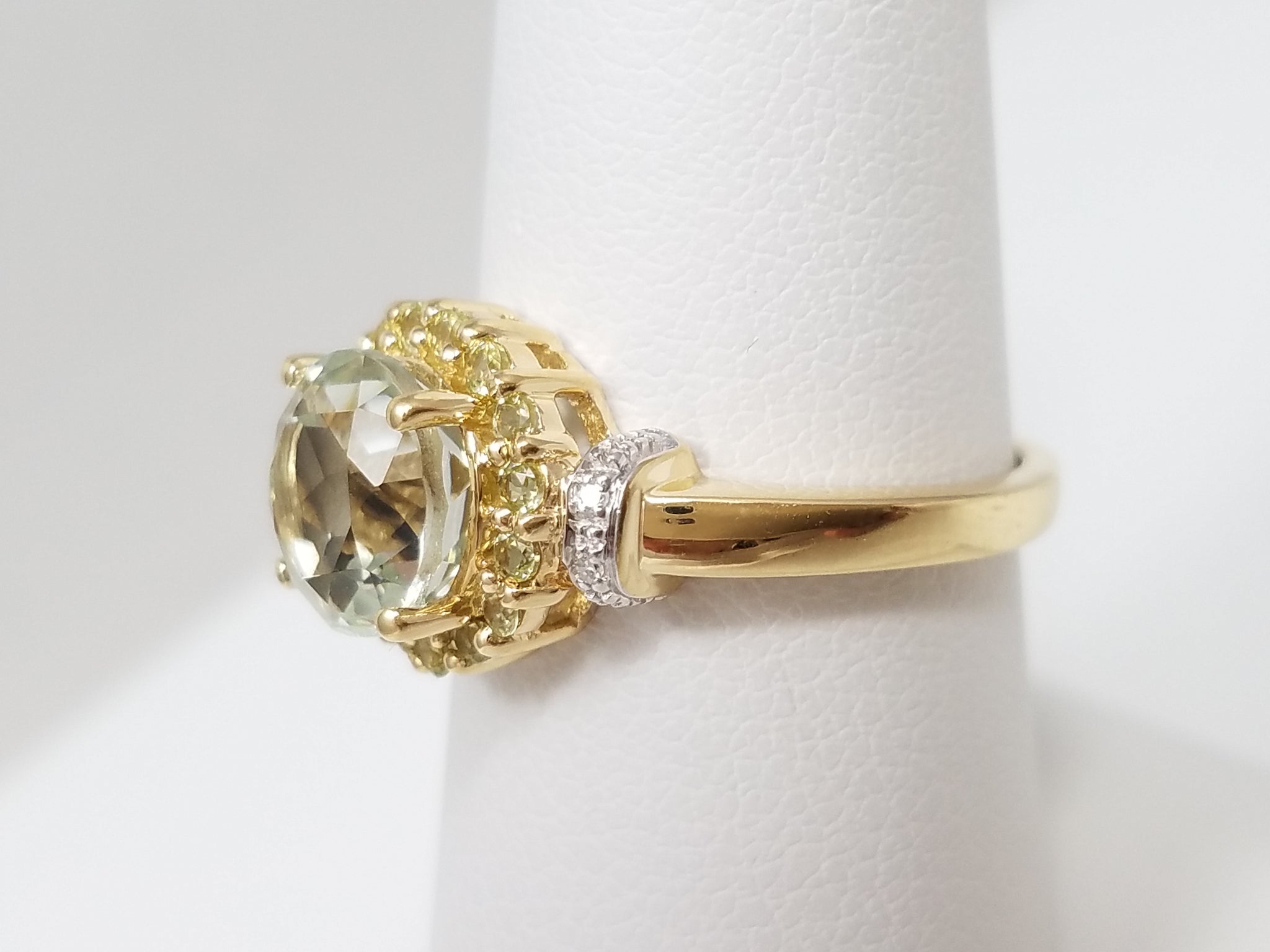 Showy 14k Yellow Gold Natural Green Beryl Peridot Diamond Ring