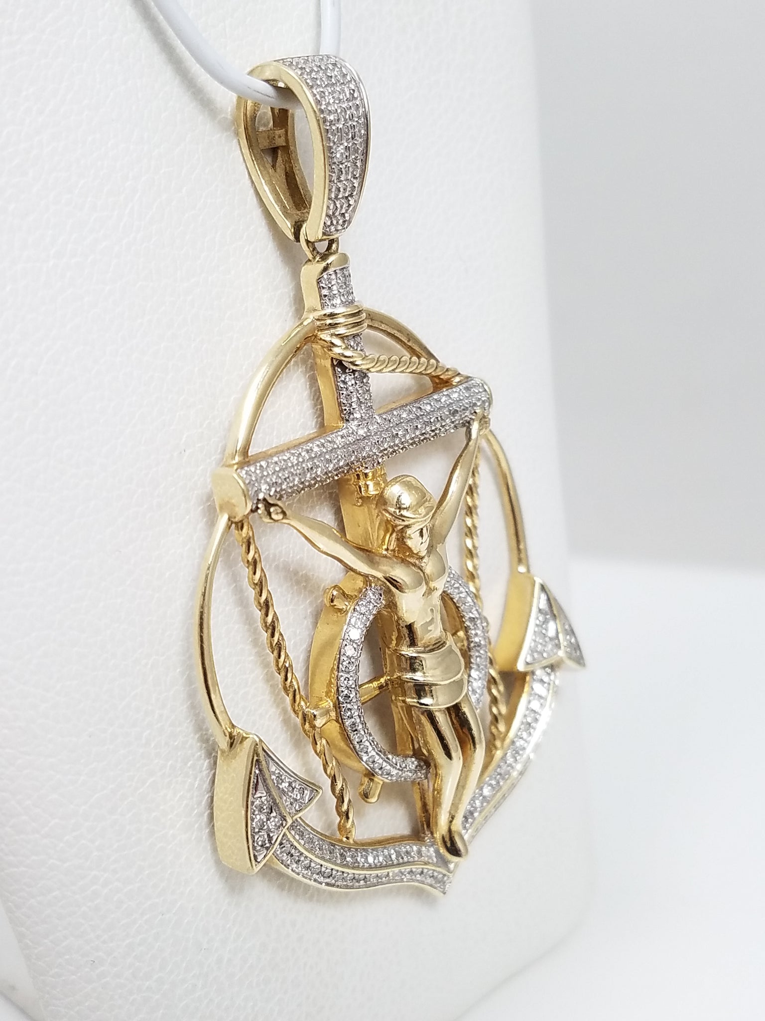 Extraordinary 10k Yellow Gold Natural Diamond Mariner Cross Pendant