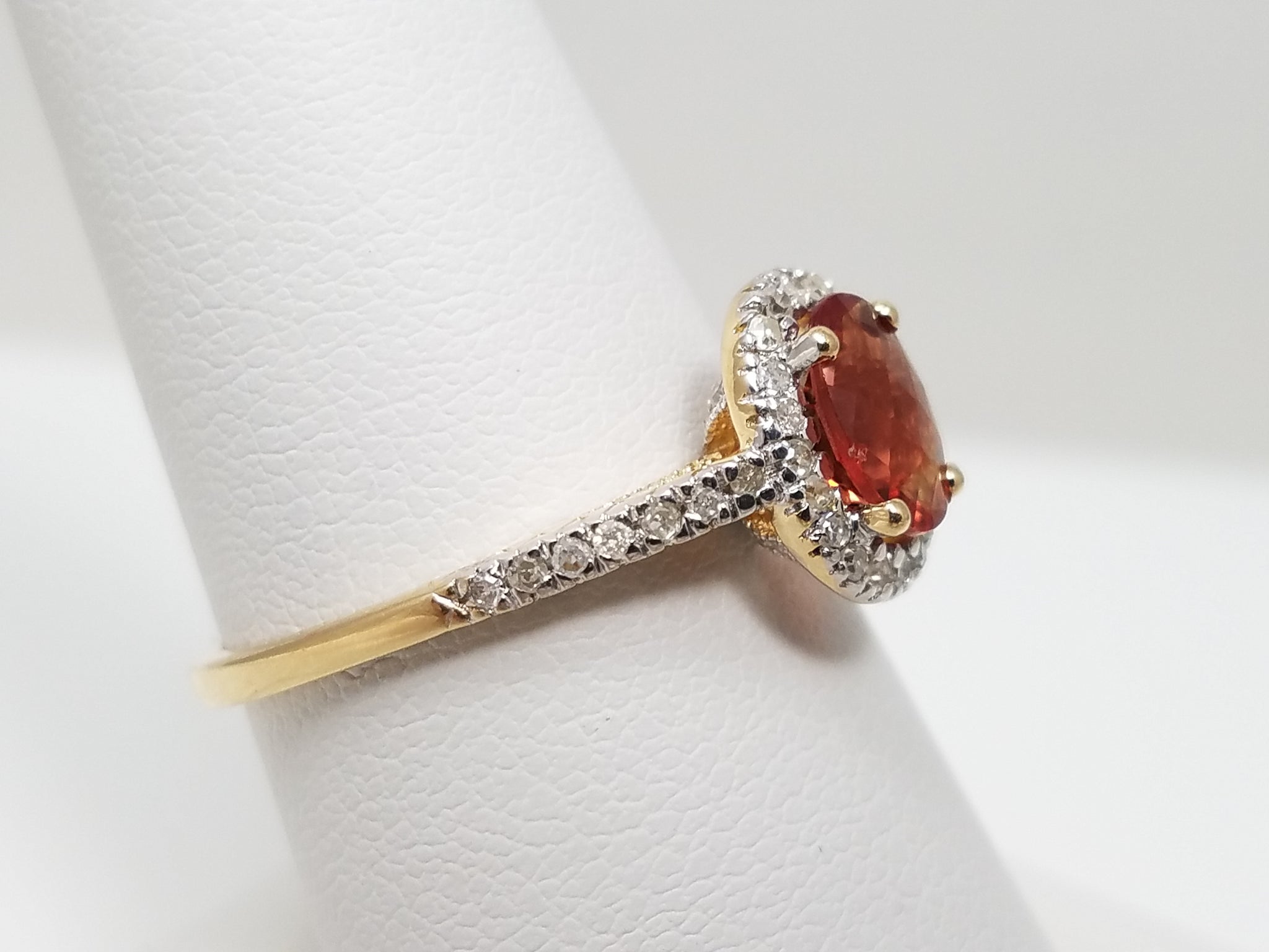 Fashionable 14k Two Tone Gold Natural Garnet Diamond Halo Ring
