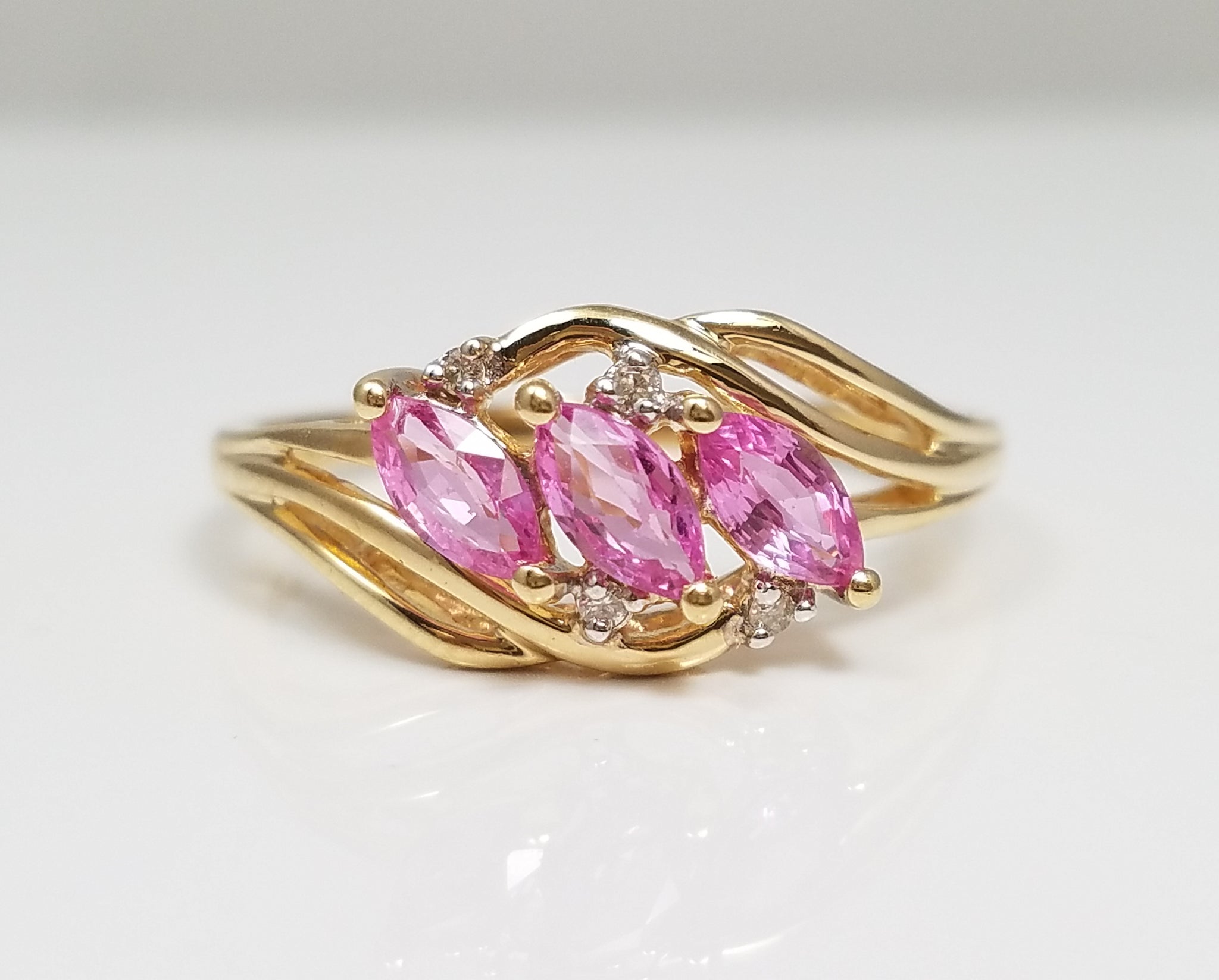 Lavish 14k Yellow Gold Natural Pink Sapphire Diamond Ring Band