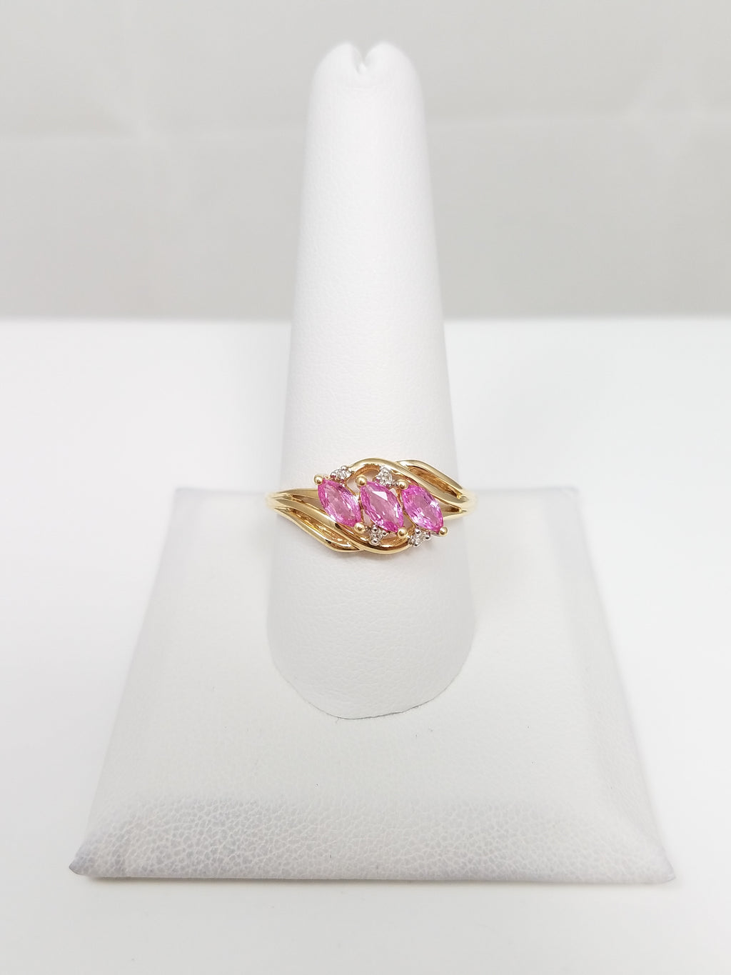 Lavish 14k Yellow Gold Natural Pink Sapphire Diamond Ring Band