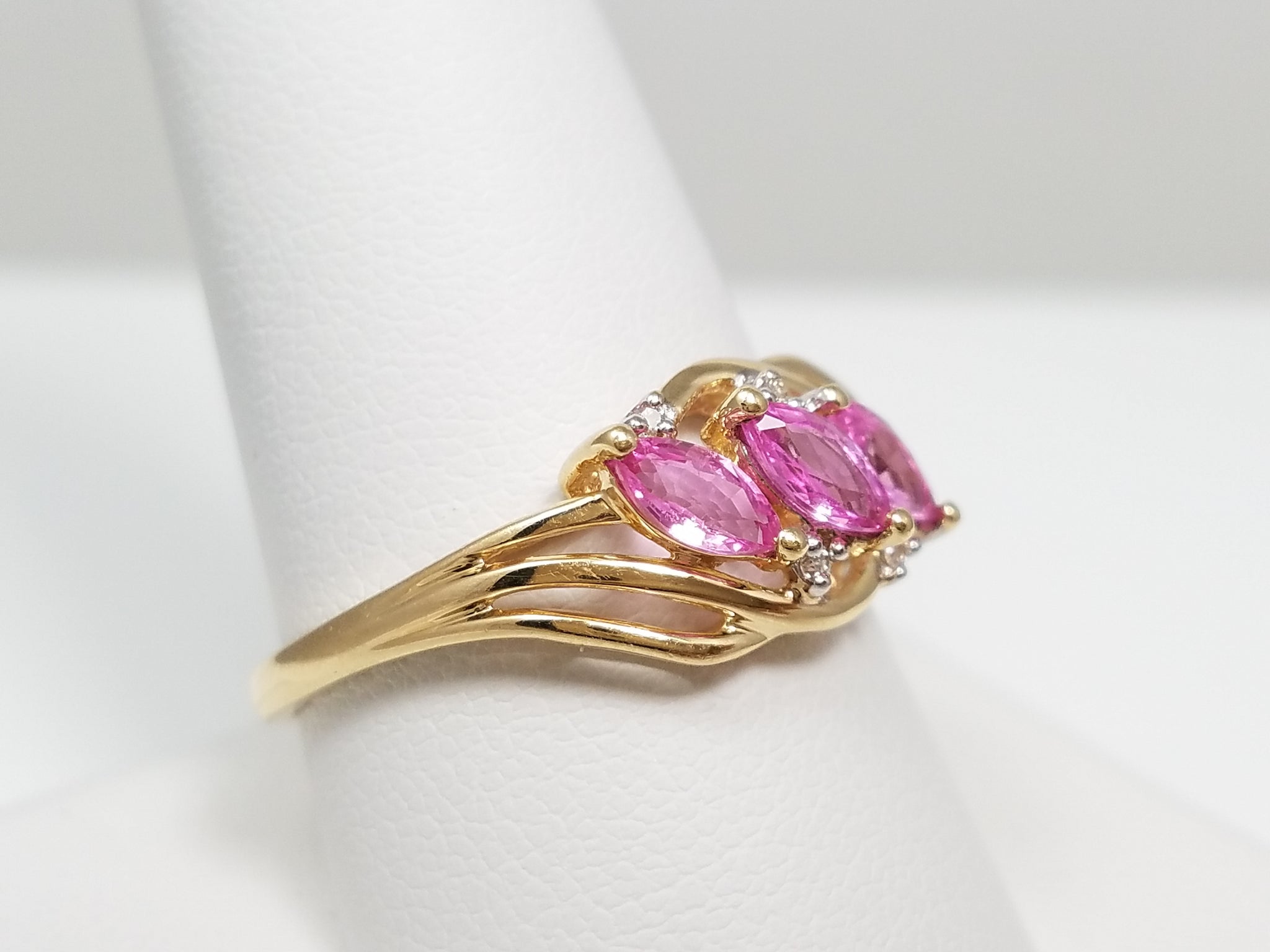 Lavish 14k Yellow Gold Natural Pink Sapphire Diamond Ring Band