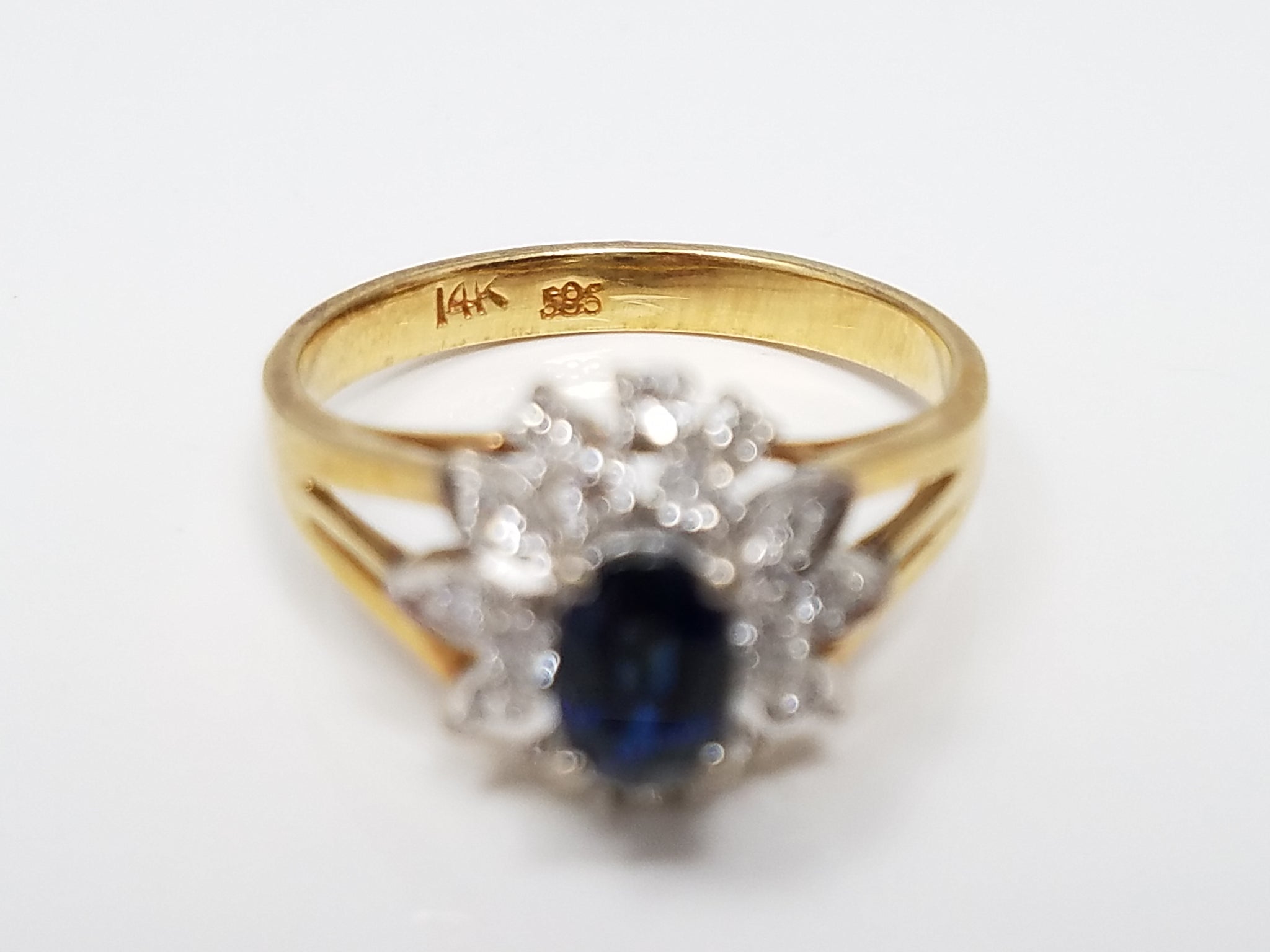 Sophisticated 14k Two Tone Gold Natural Sapphire Diamond Ring