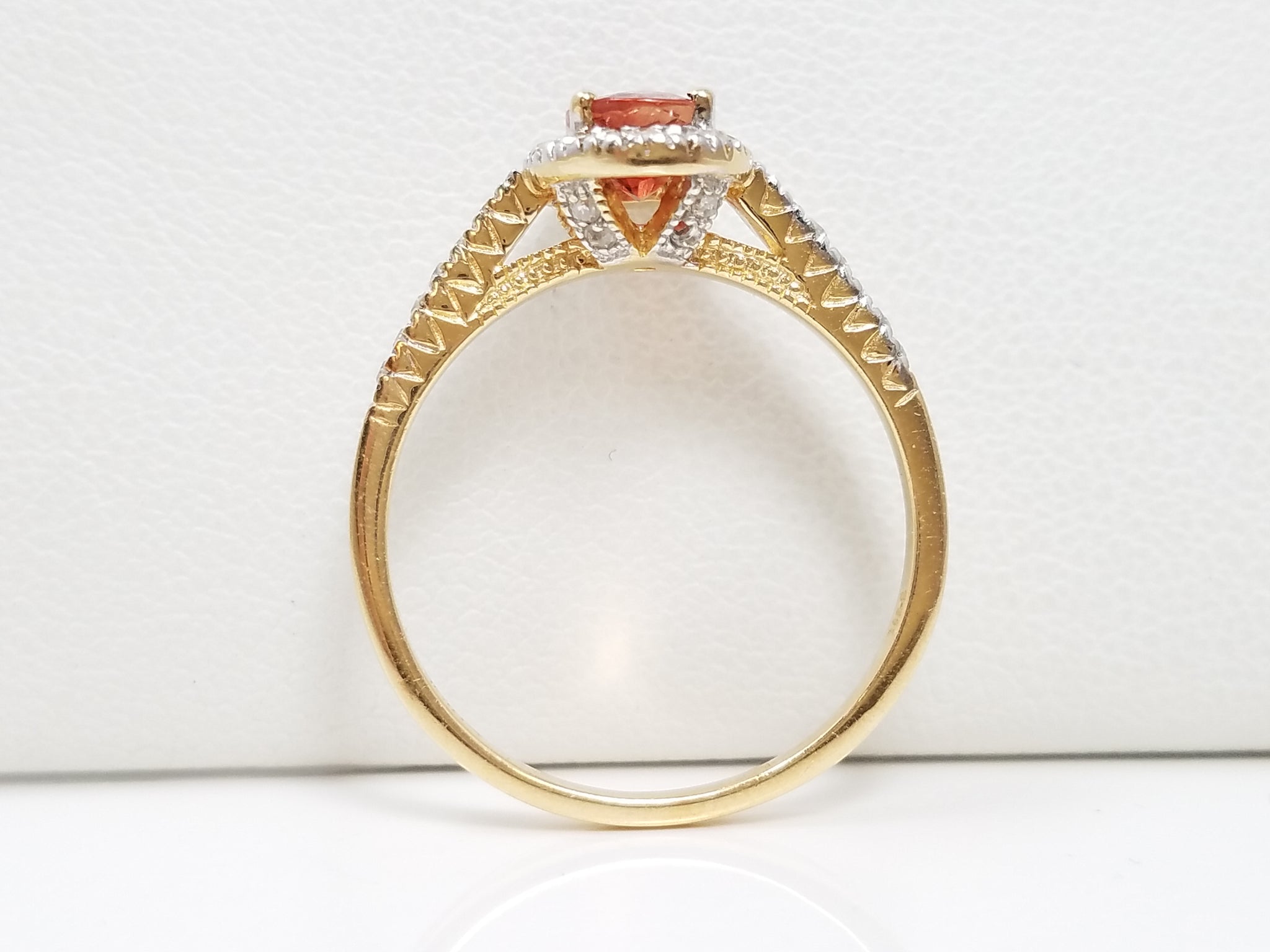 Fashionable 14k Two Tone Gold Natural Garnet Diamond Halo Ring