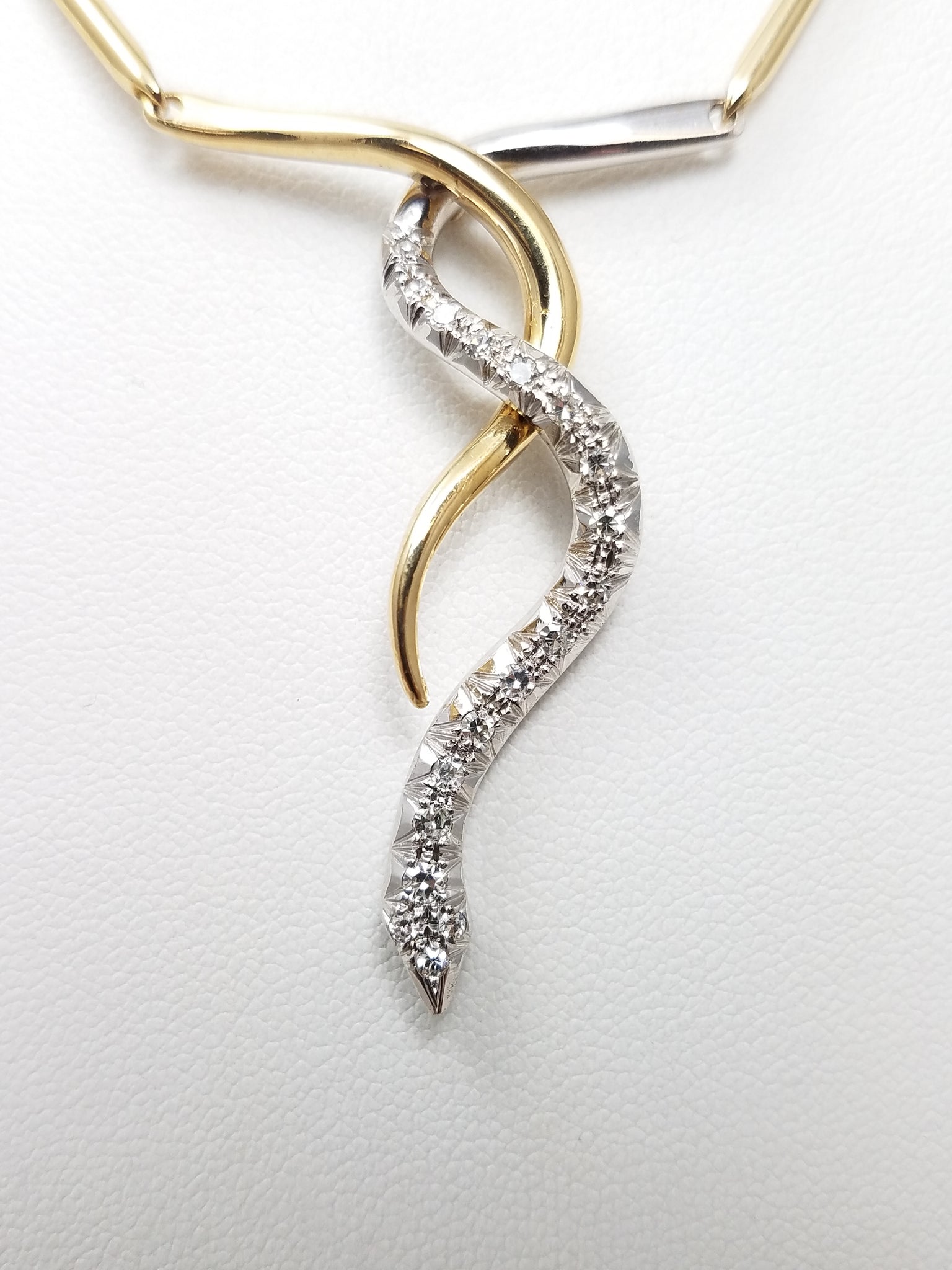 Edgy 18k Two Tone Gold Natural Diamond Snake 15.5" Necklace