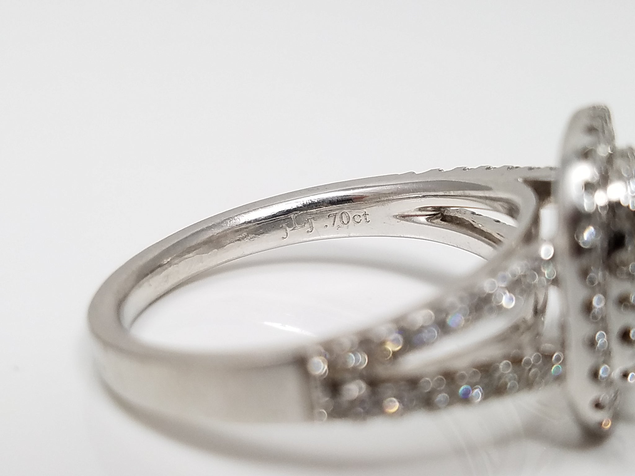 Magnificent Platinum 1ctw Natural Diamond Engagement Ring