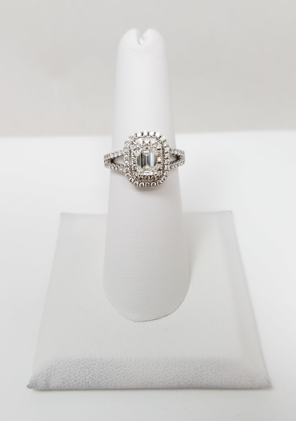 Magnificent Platinum 1ctw Natural Diamond Engagement Ring