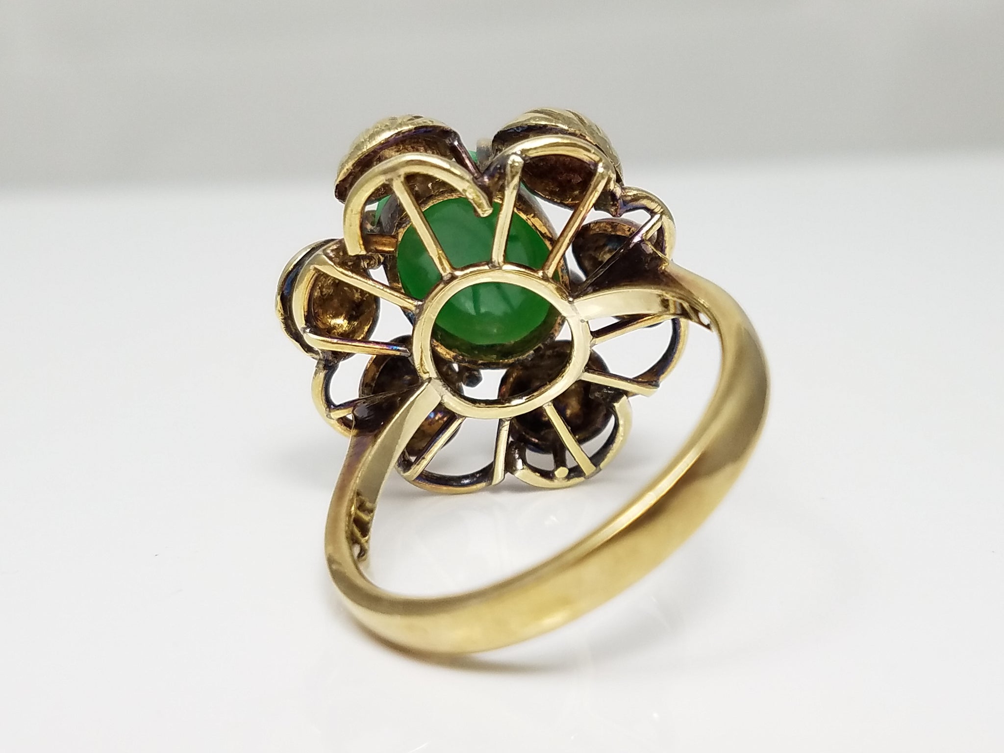 Vintage 14k Yellow Gold Natural Jade Flower Ring