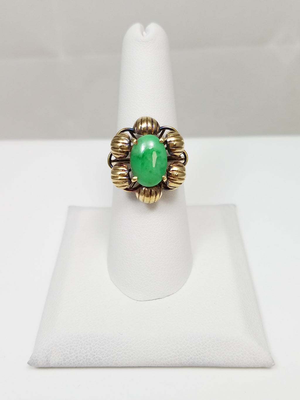 Vintage 14k Yellow Gold Natural Jade Flower Ring