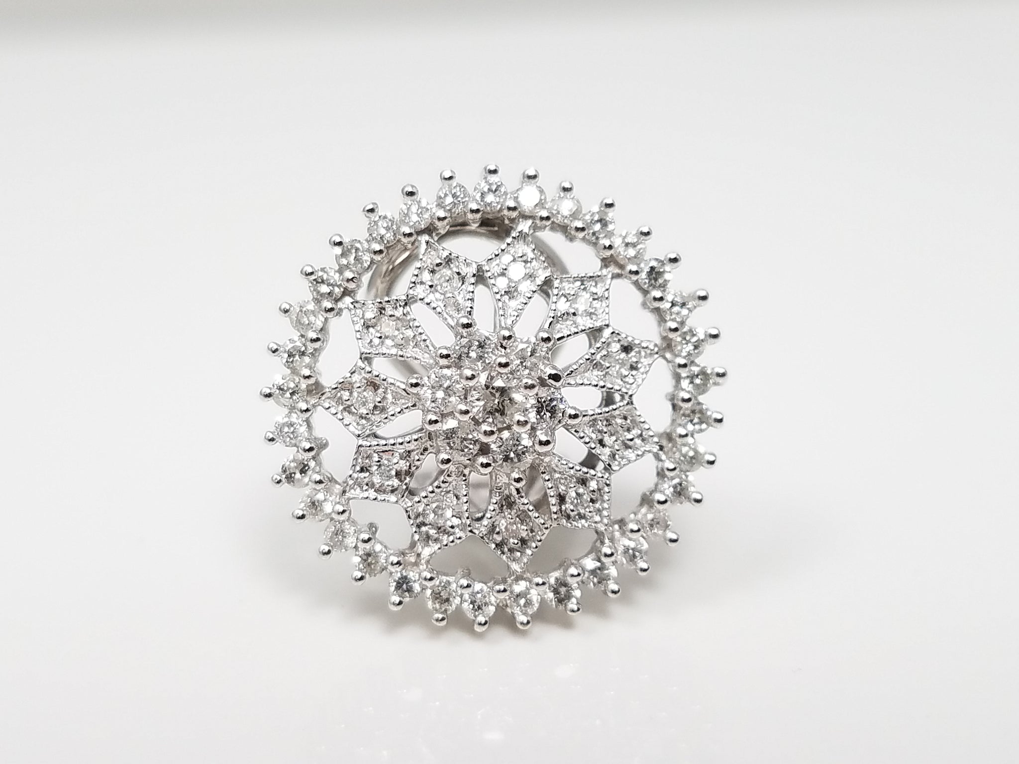 Grand 14k White Gold 1ctw Natural Diamond Earrings