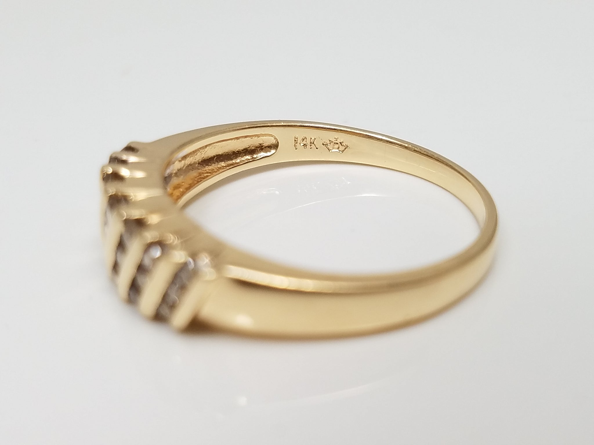 Traditional 14k Yellow Gold Natural Diamond Ring Band