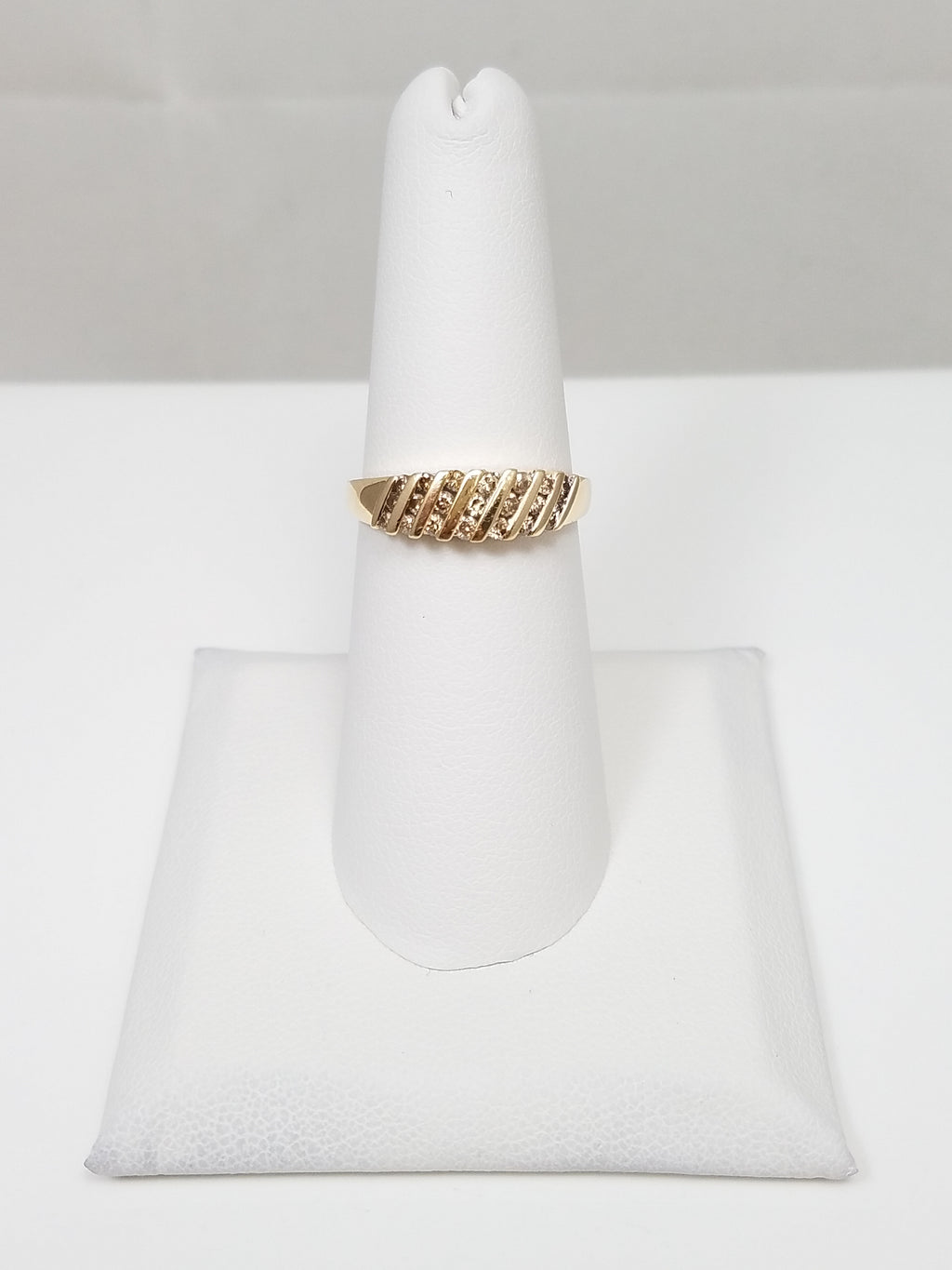 Traditional 14k Yellow Gold Natural Diamond Ring Band