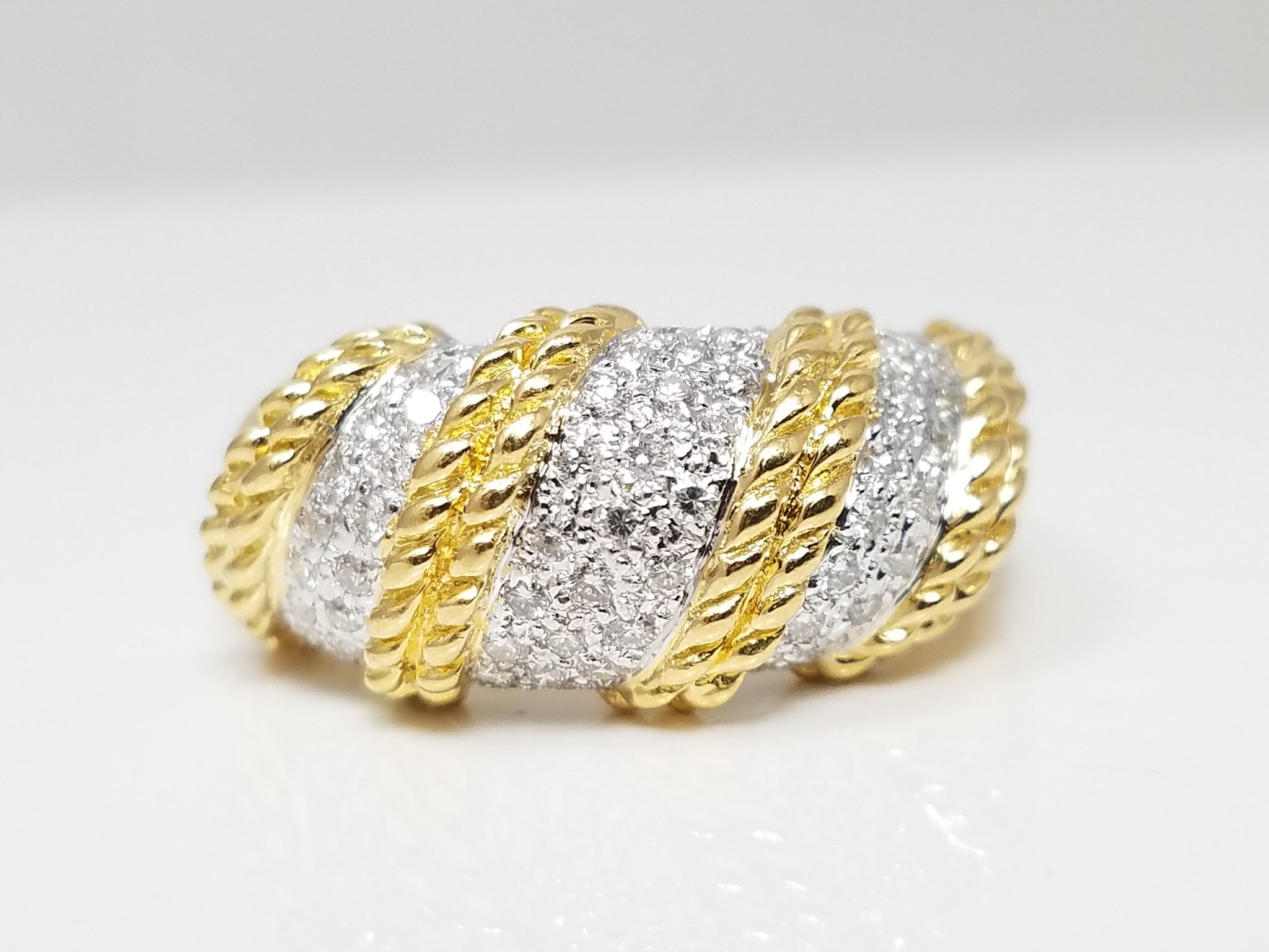 Gorgeous 18k Two Tone Gold Natural Diamond Ring