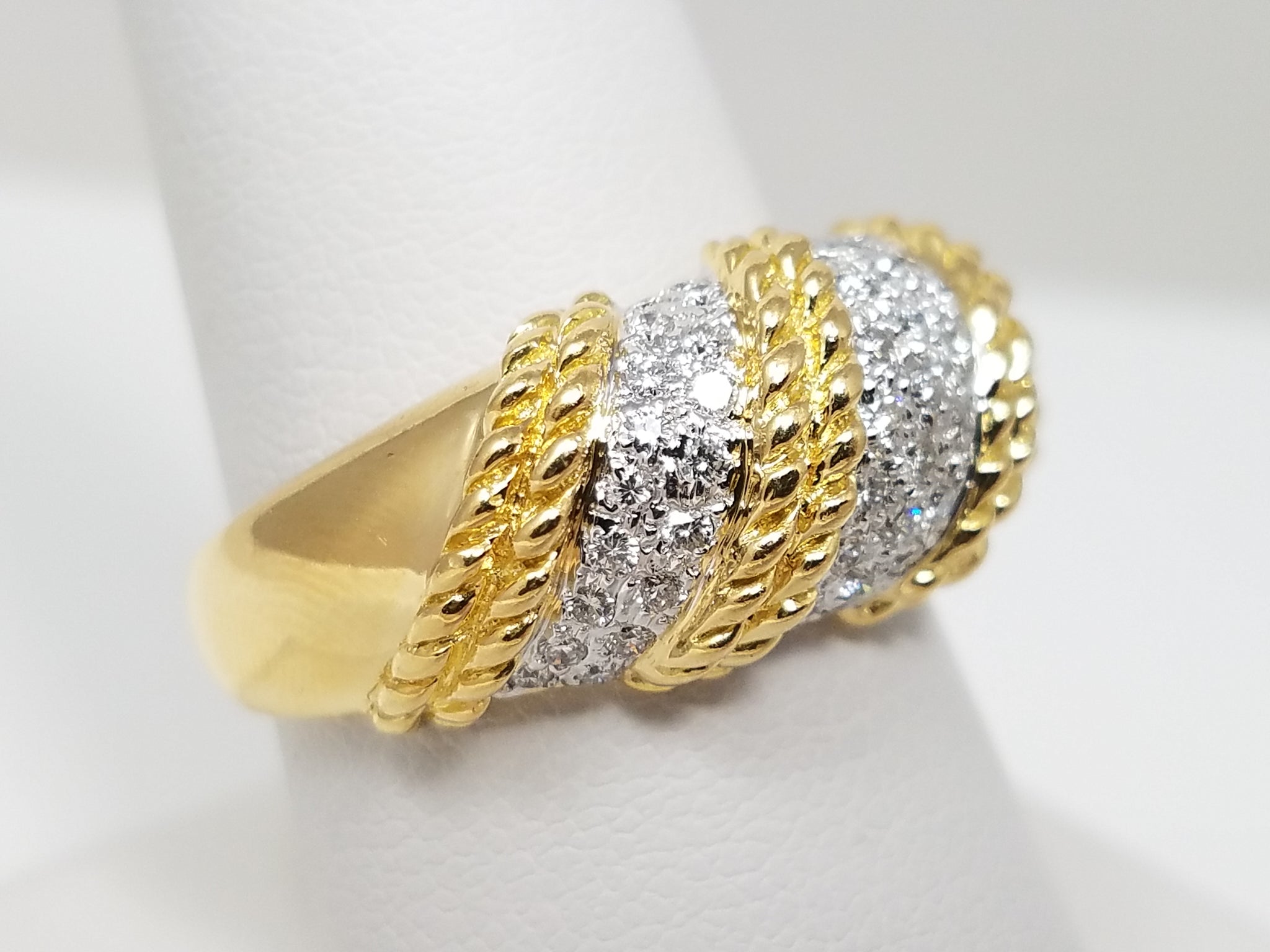 Gorgeous 18k Two Tone Gold Natural Diamond Ring