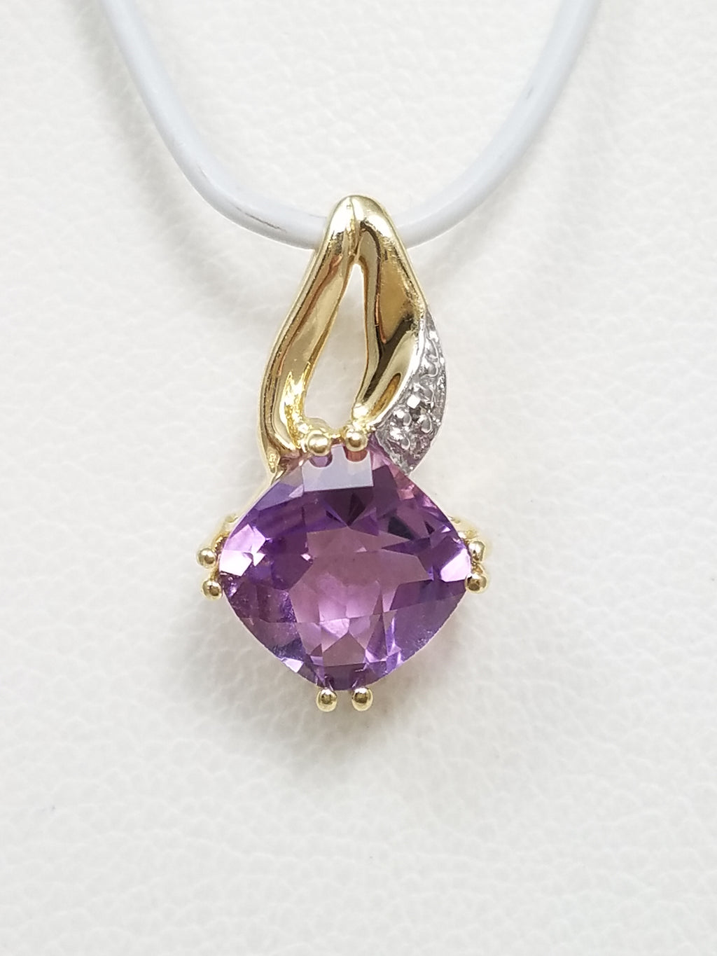 Precious 10k Yellow Gold Natural Amethyst Diamond Pendant