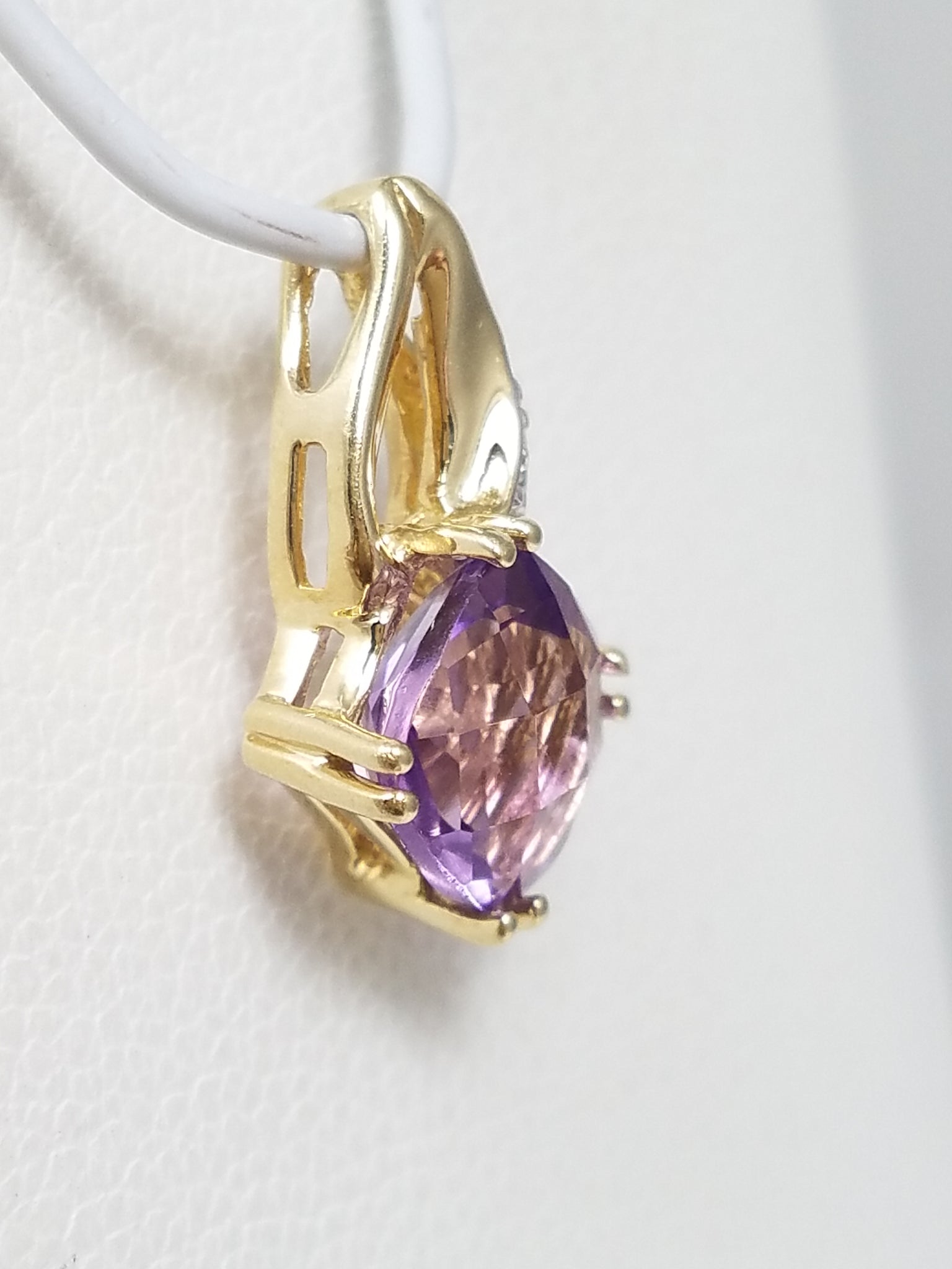 Precious 10k Yellow Gold Natural Amethyst Diamond Pendant