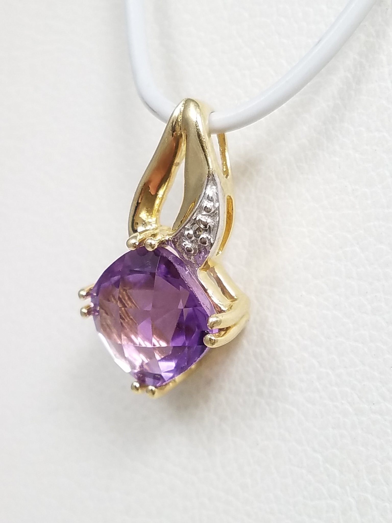 Precious 10k Yellow Gold Natural Amethyst Diamond Pendant