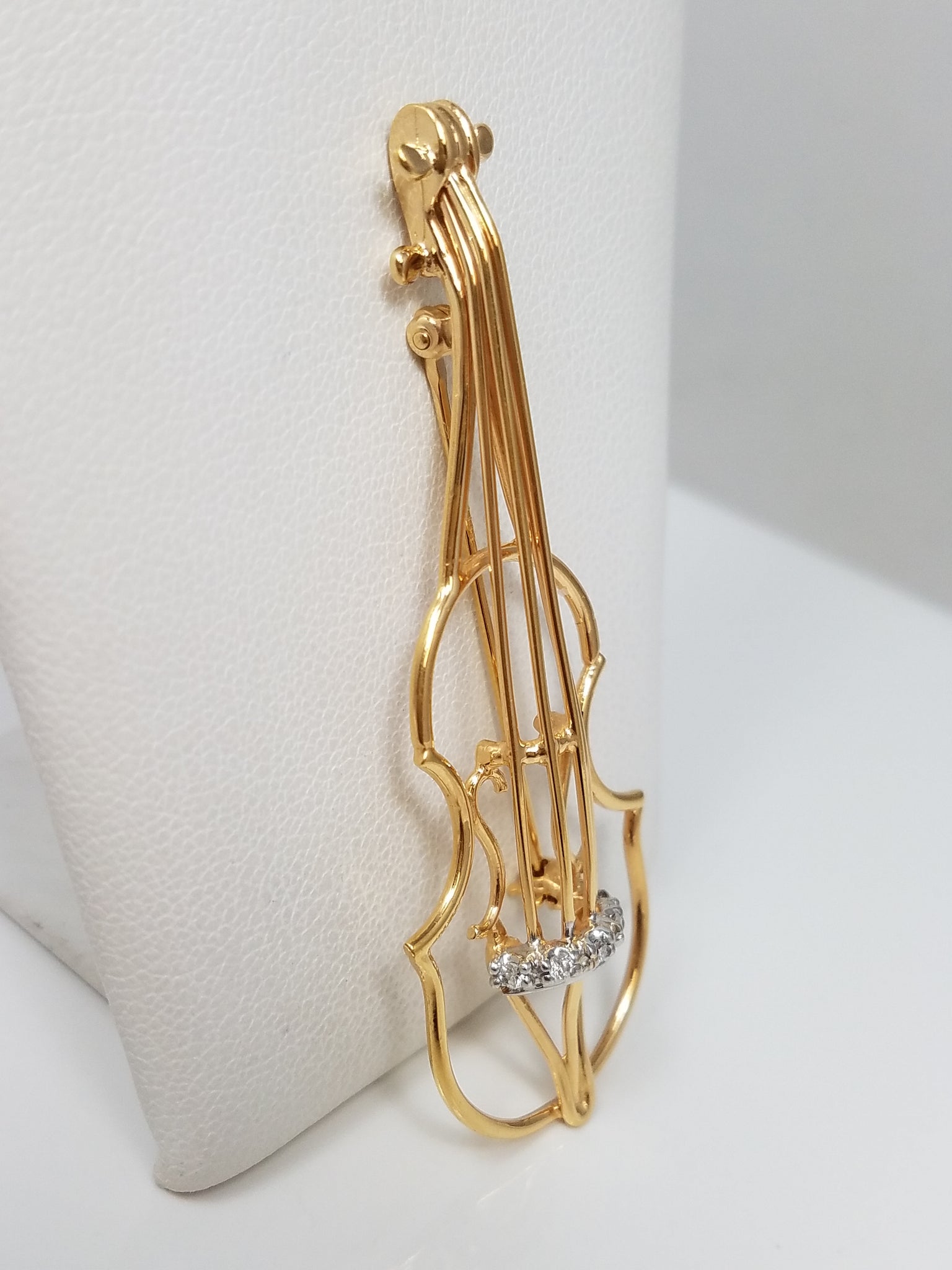 Rare 14k Yellow Gold Diamond Accented Violin Brooch