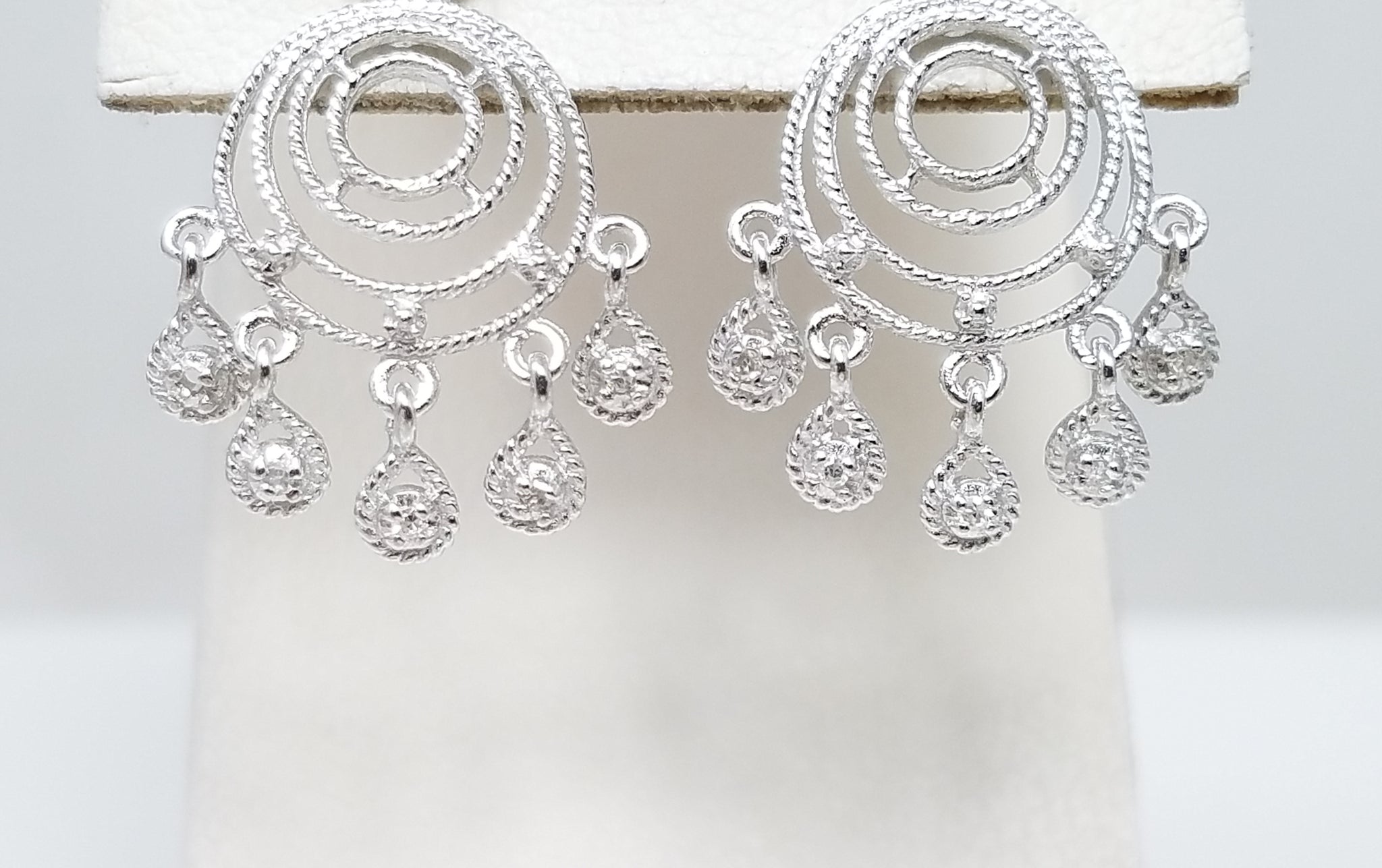 Shimmering 14k White Gold Natural Diamond Dangle Earrings