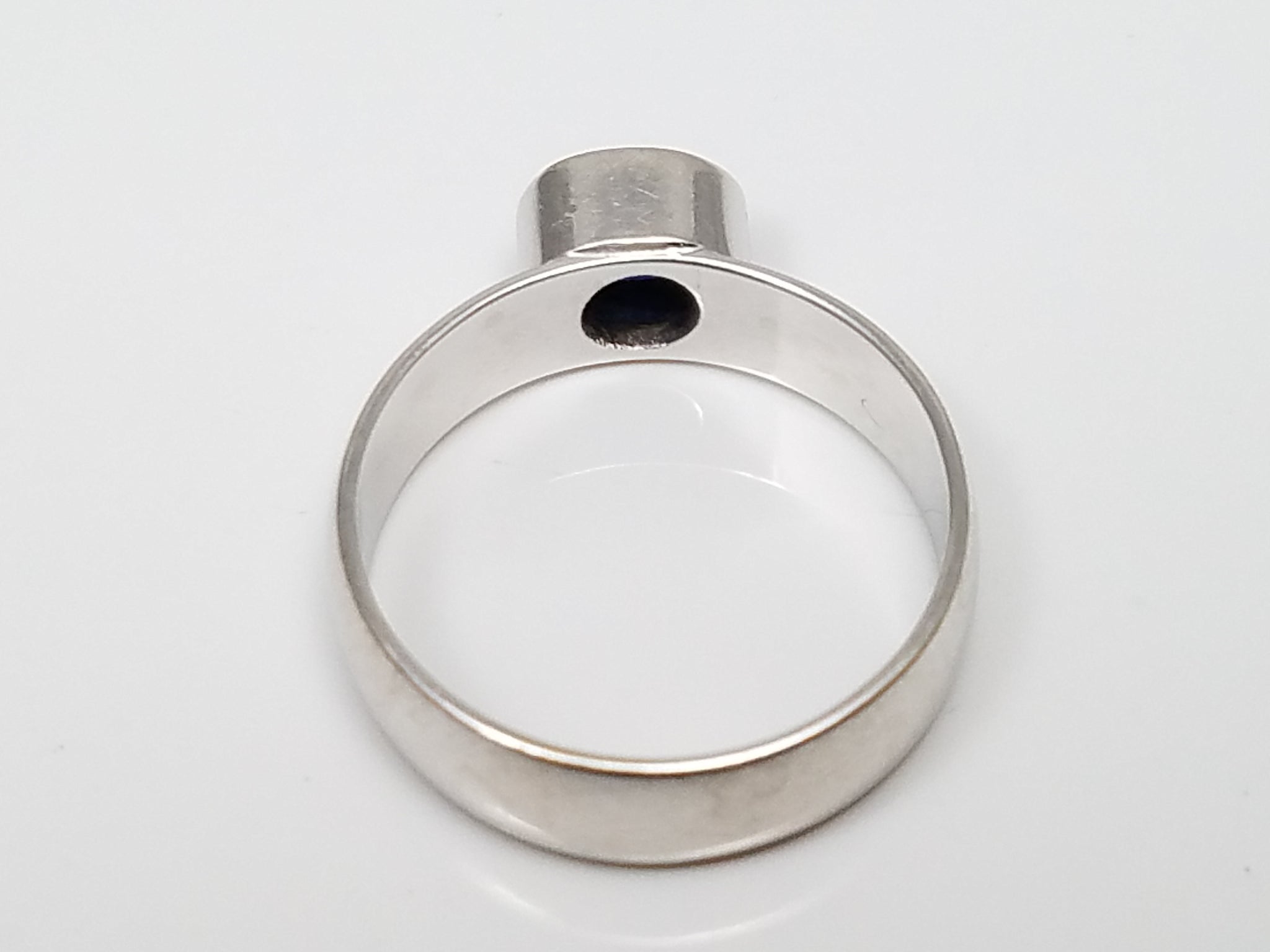 14k White Gold Sapphire Ring