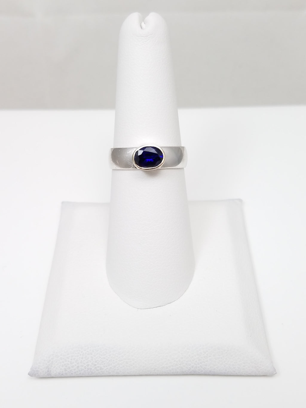 14k White Gold Sapphire Ring