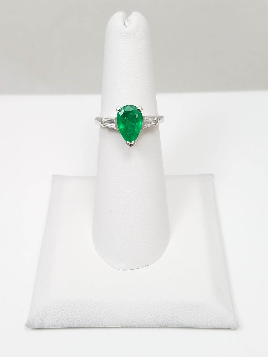 Classy Platinum Natural Emerald Diamond Ring