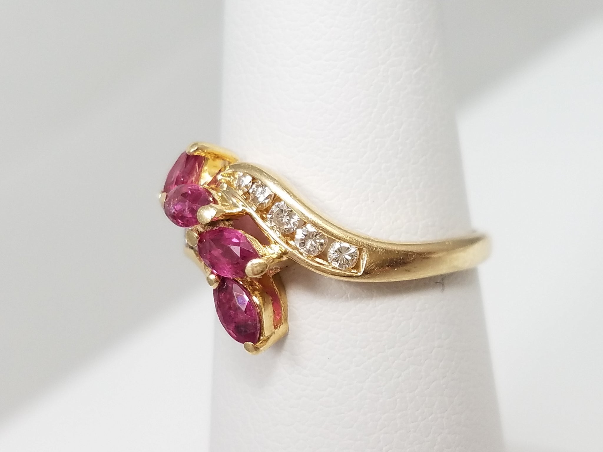 Flattering 14k Yellow Gold Natural Ruby Diamond Ring Band