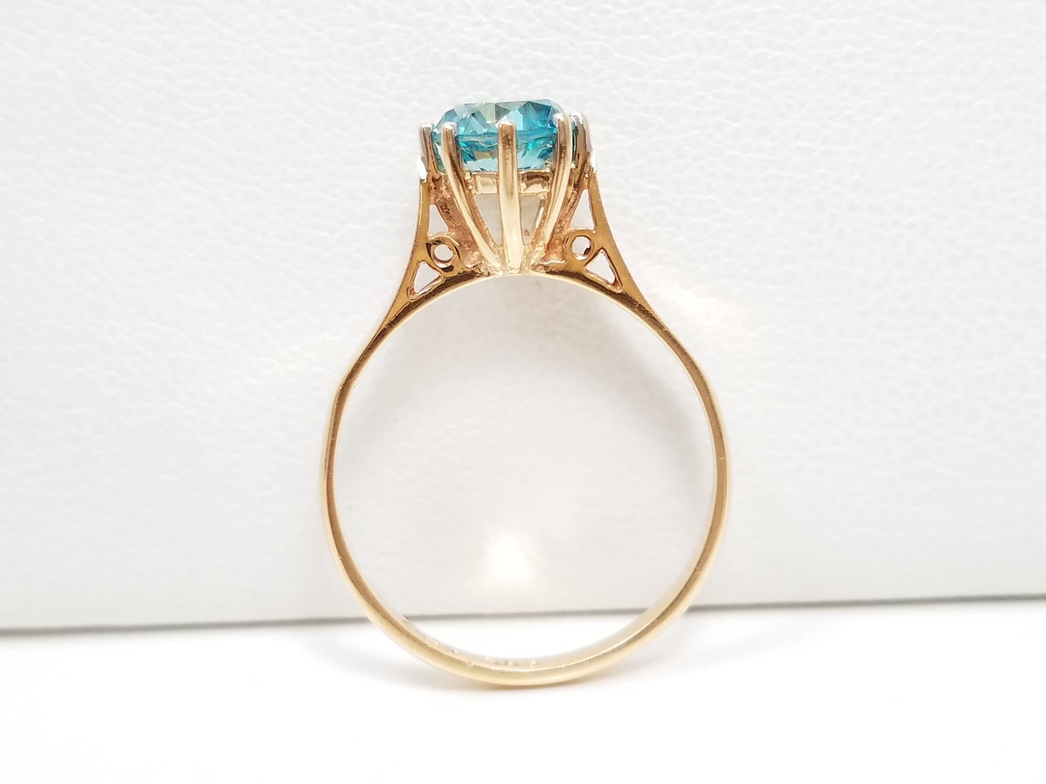 Cool Vintage 14k Yellow Gold Natural Zircon Solitaire Ring