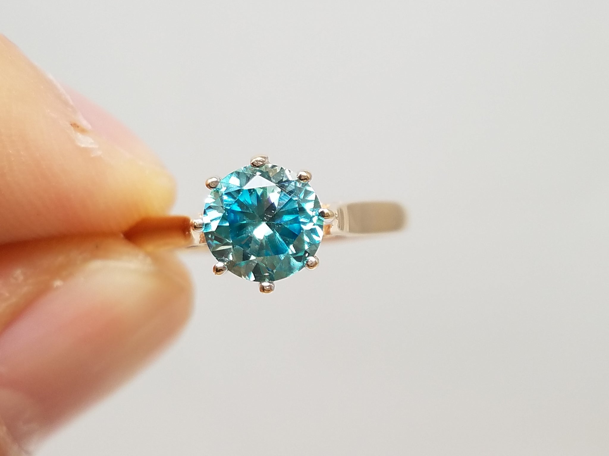 Cool Vintage 14k Yellow Gold Natural Zircon Solitaire Ring