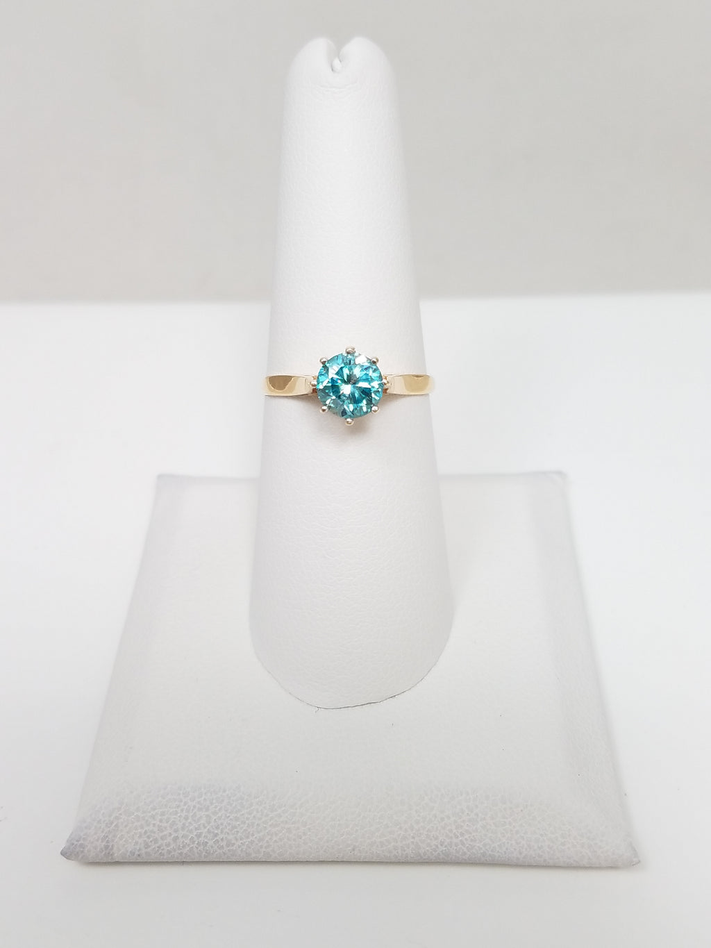 Cool Vintage 14k Yellow Gold Natural Zircon Solitaire Ring