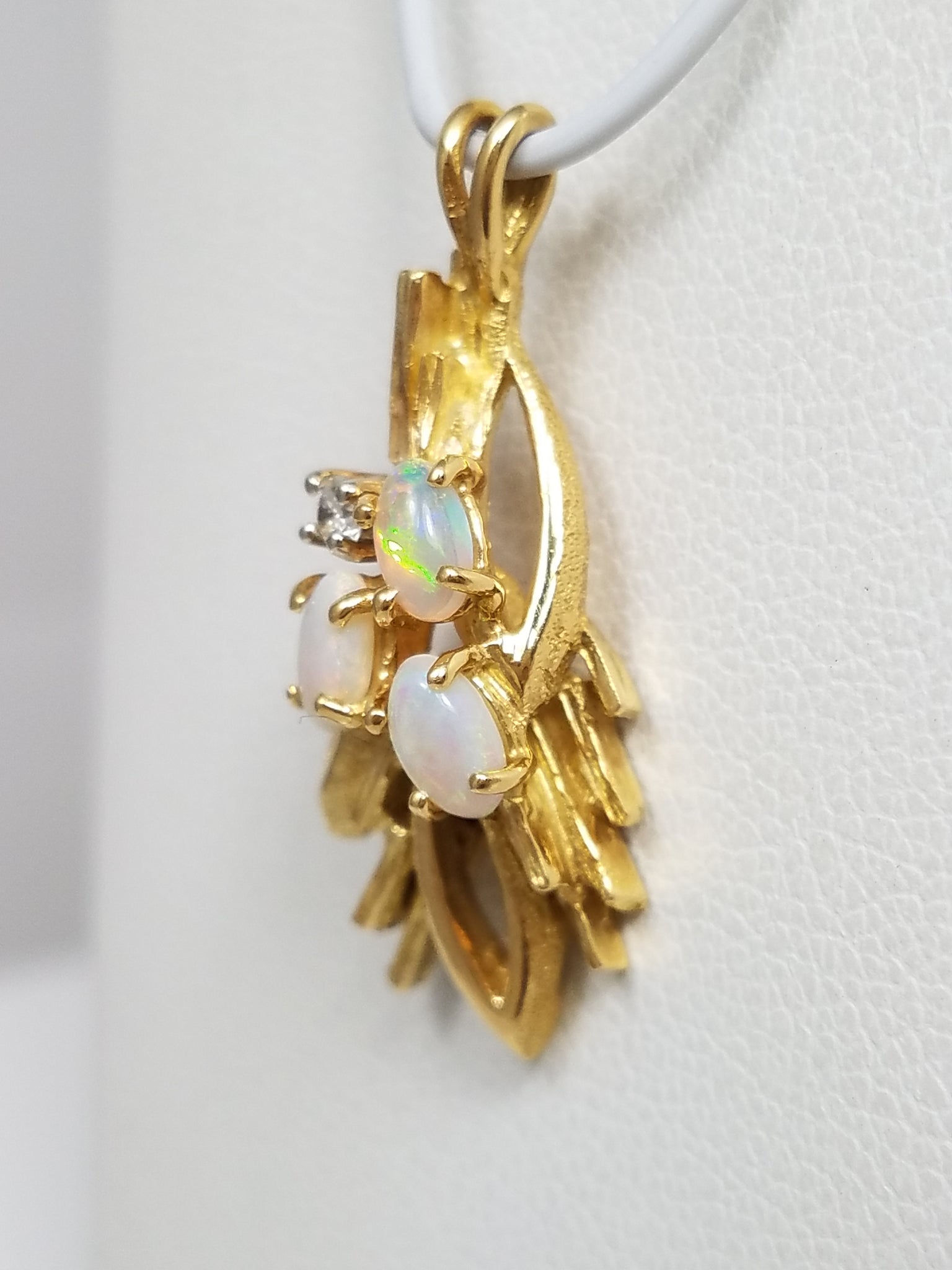 Sophisticated 18k Yellow Gold Natural Australian Opal Diamond Pendant