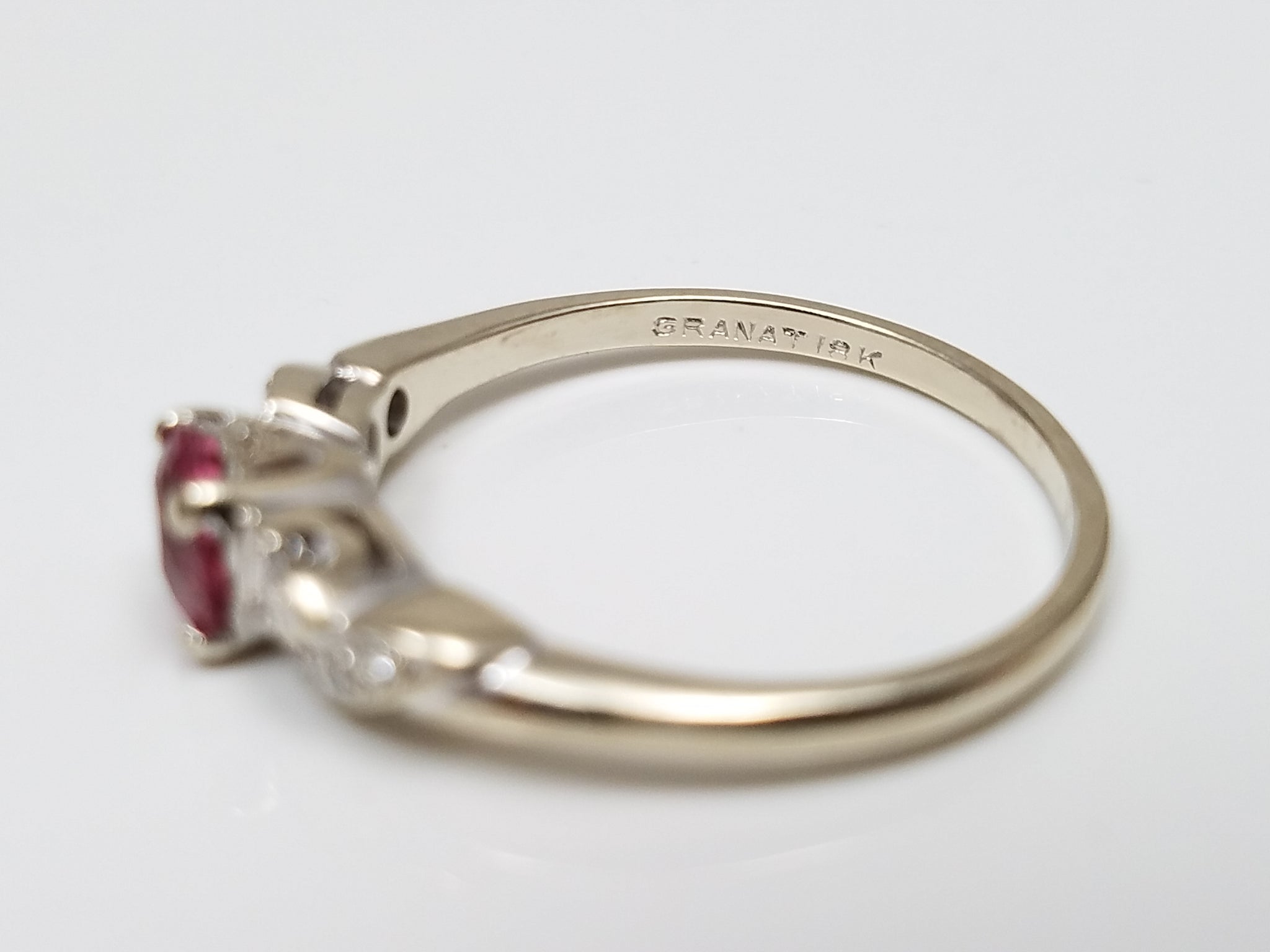 Vintage 18k White Gold Natural Tourmaline Diamond Ring