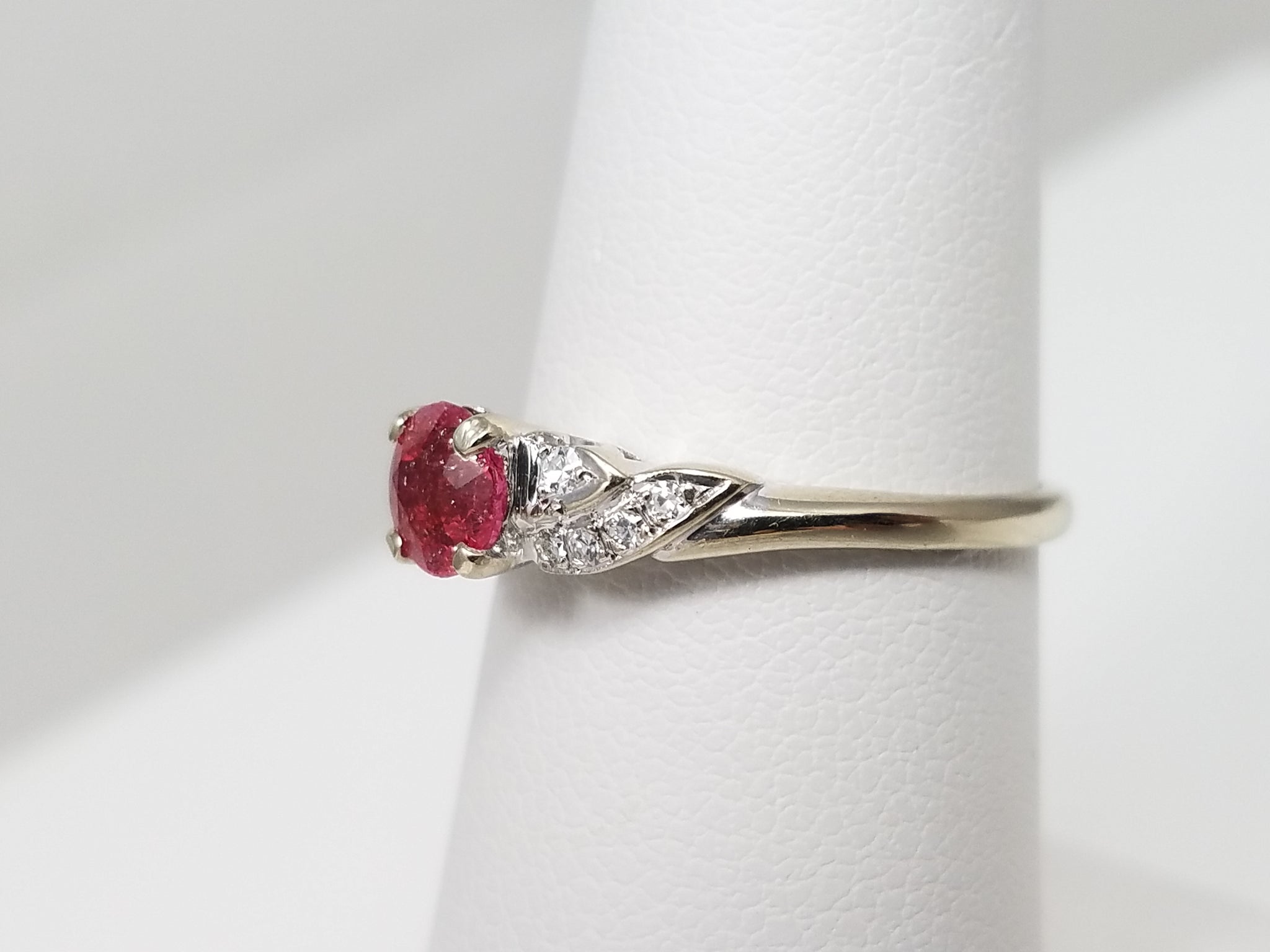 Vintage 18k White Gold Natural Tourmaline Diamond Ring