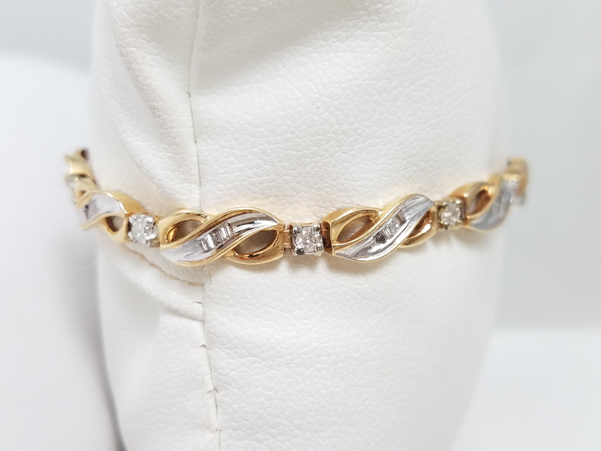 10k Two Tone Gold Natural Diamond 6 5/8" Bracelet