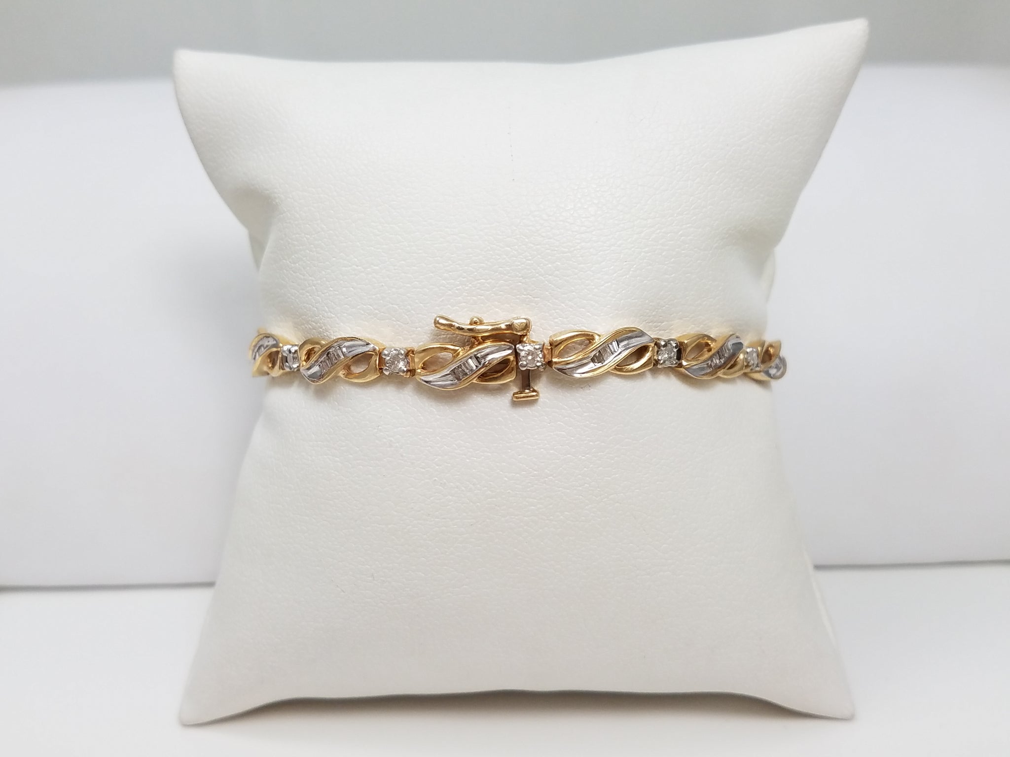10k Two Tone Gold Natural Diamond 6 5/8" Bracelet