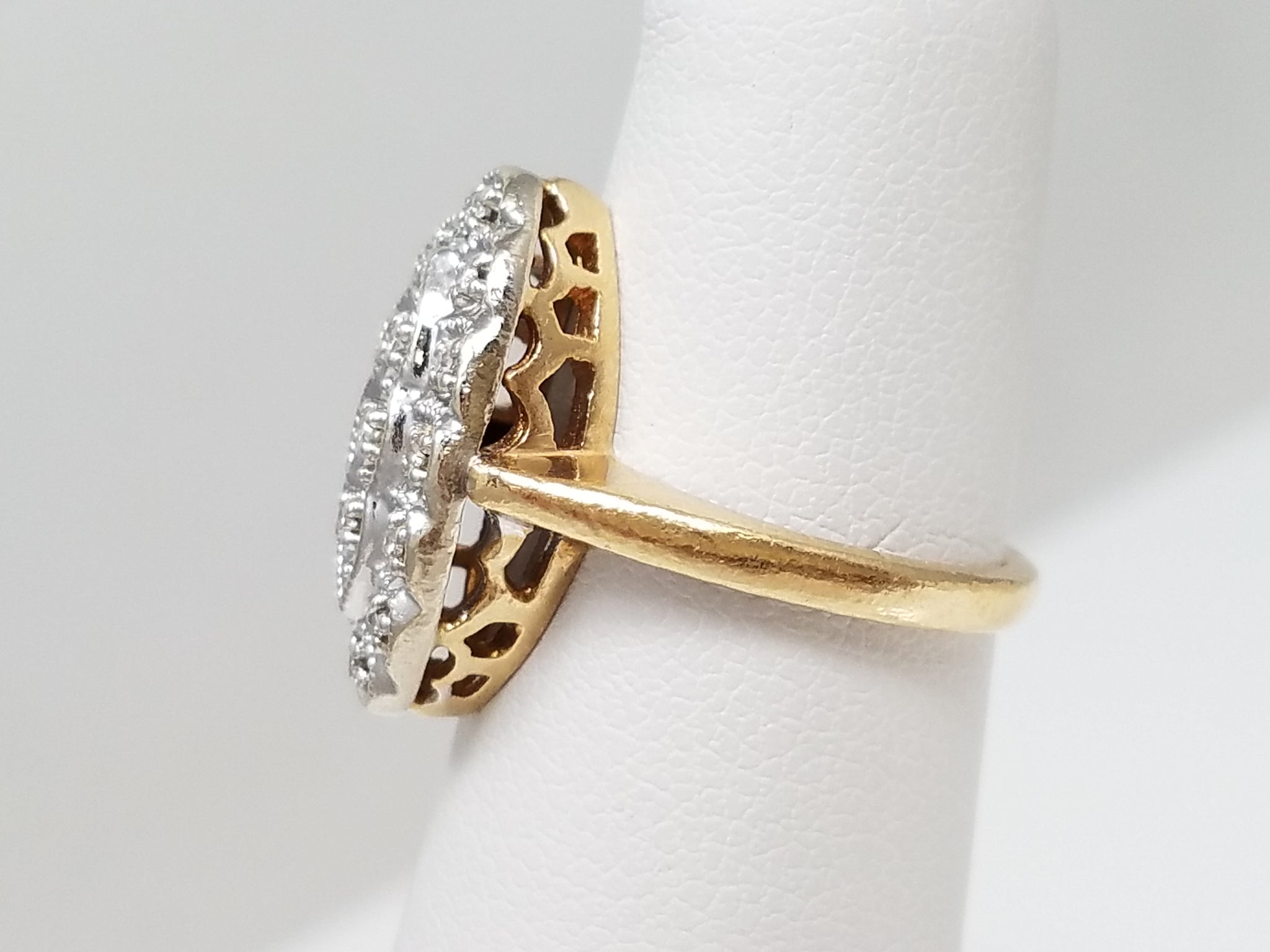 Frilly Vintage 14k Yellow Gold Natural Diamond Ring